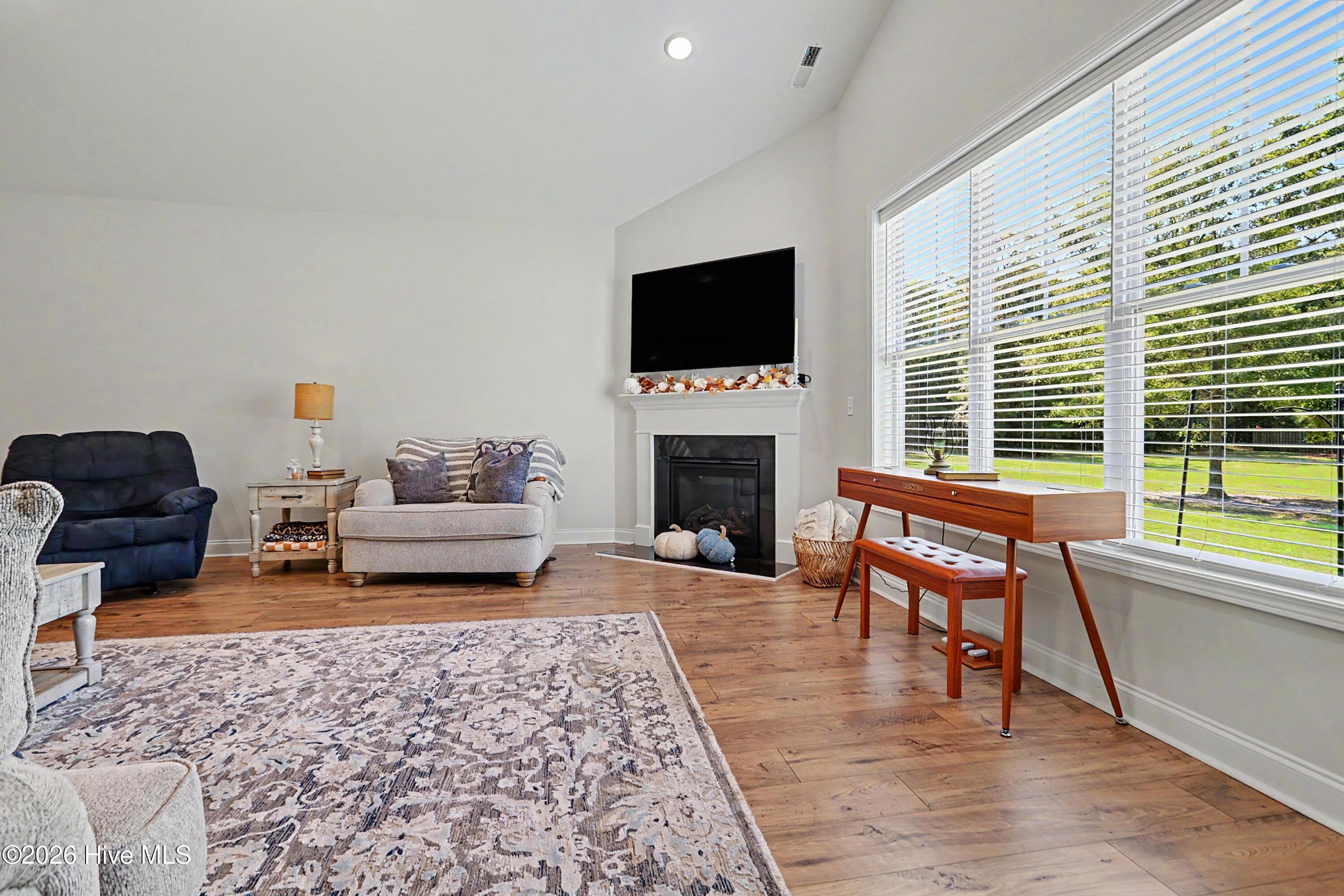 Single Family Residence at 25 S Beatrice Drive, Rocky Point, NC 28457, photo 10 of 39