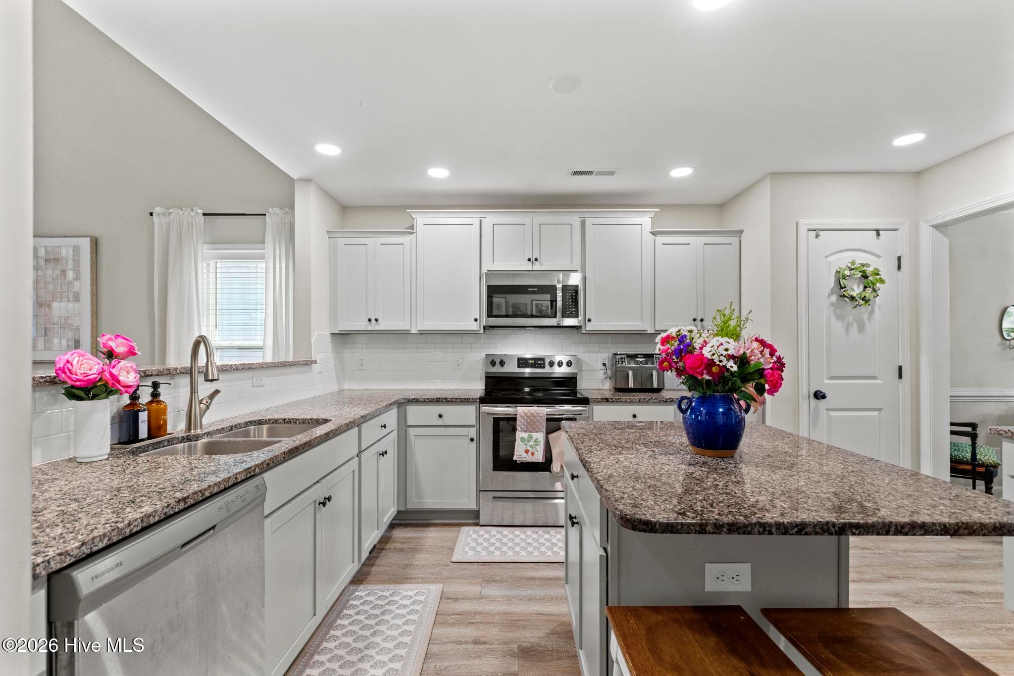 Single Family Residence at 603 Sweet Broom Court, Hubert, NC 28539, photo 11 of 38