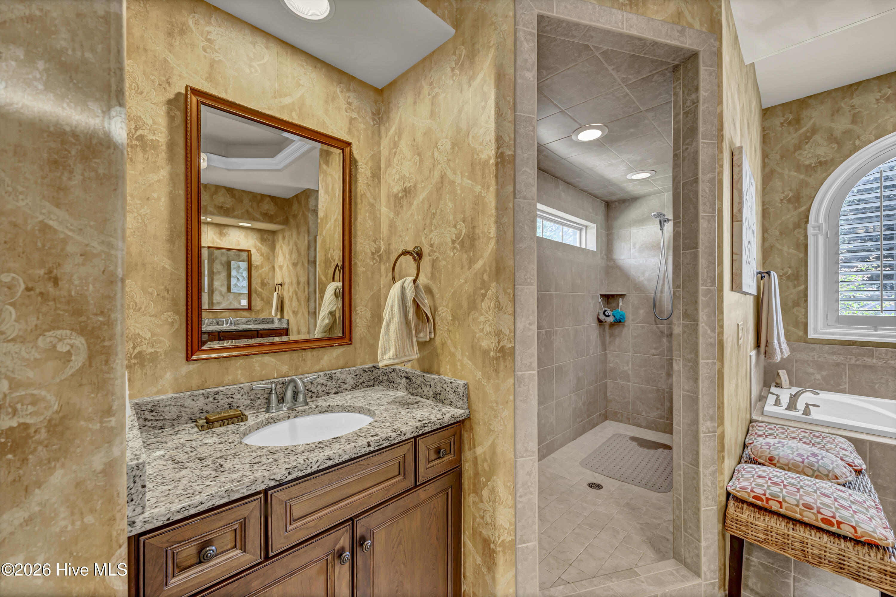 Single Family Residence at 5906 White Heron Road, Wilmington, NC 28412, photo 13 of 40
