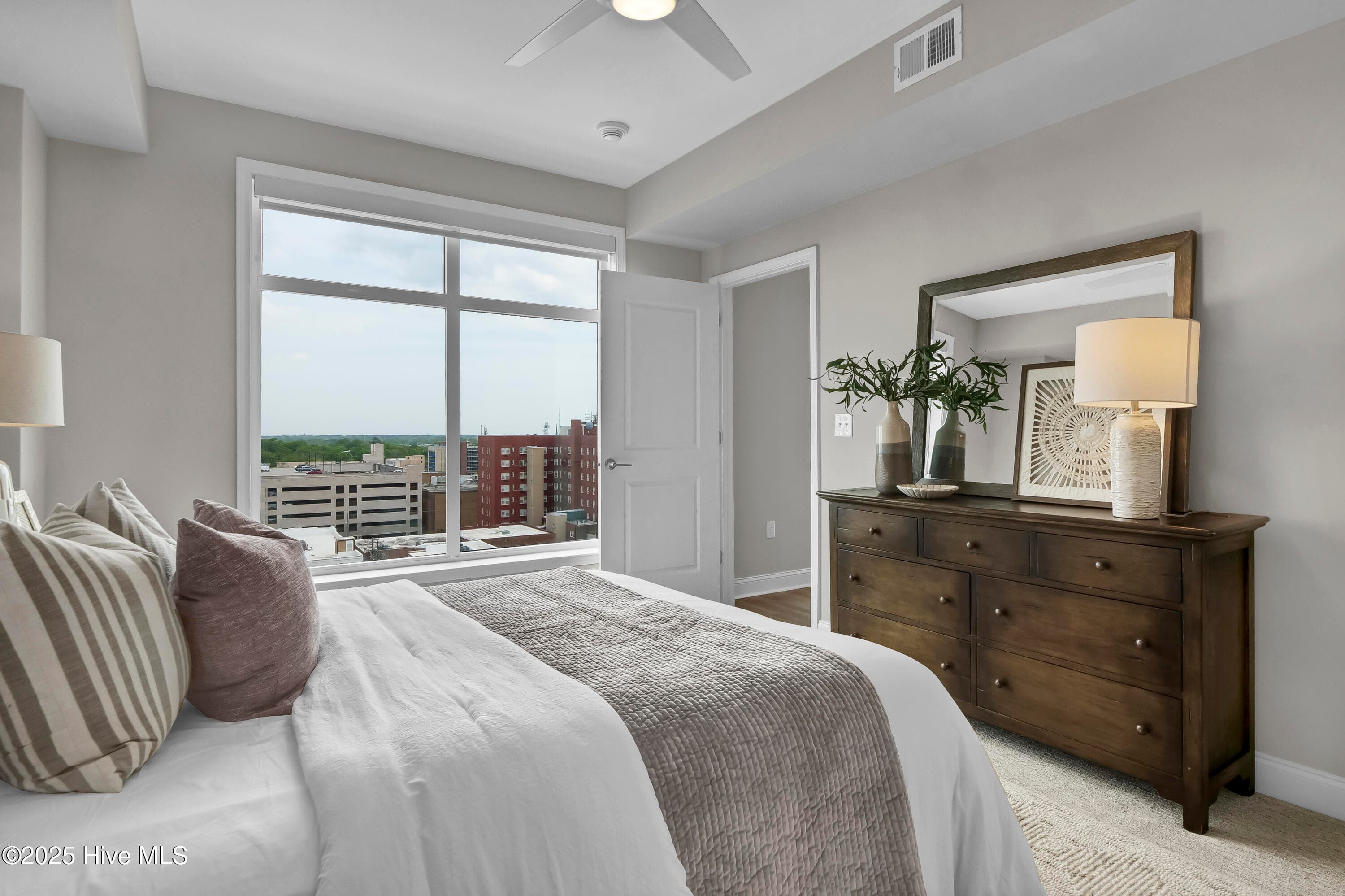 Condominium at 14 Grace Street 1216, Wilmington, NC 28401, photo 18 of 33