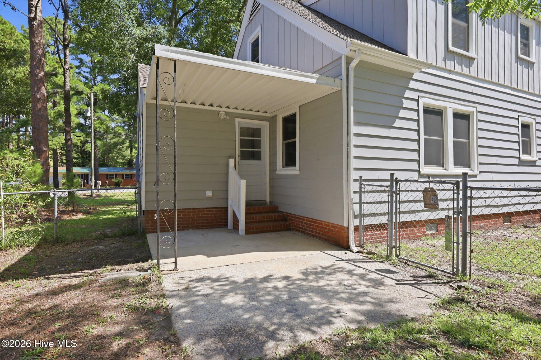 Single Family Residence at 301 W 15th Street, Washington, NC 27889, photo 28 of 31