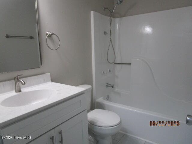 Hall bath - 4006 Amstel Court, Elizabeth City, NC 27909