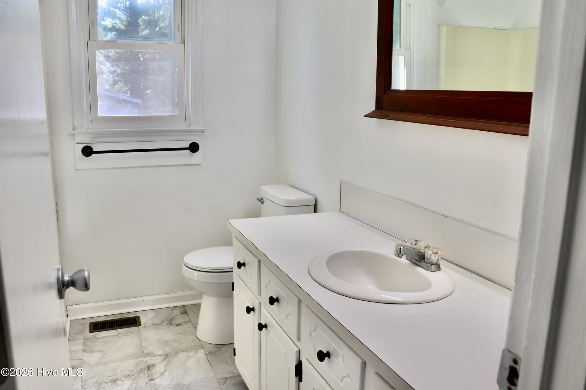 Single Family Residence at 6972 Market St Ex Ext, Washington, NC 27889, photo 16 of 33