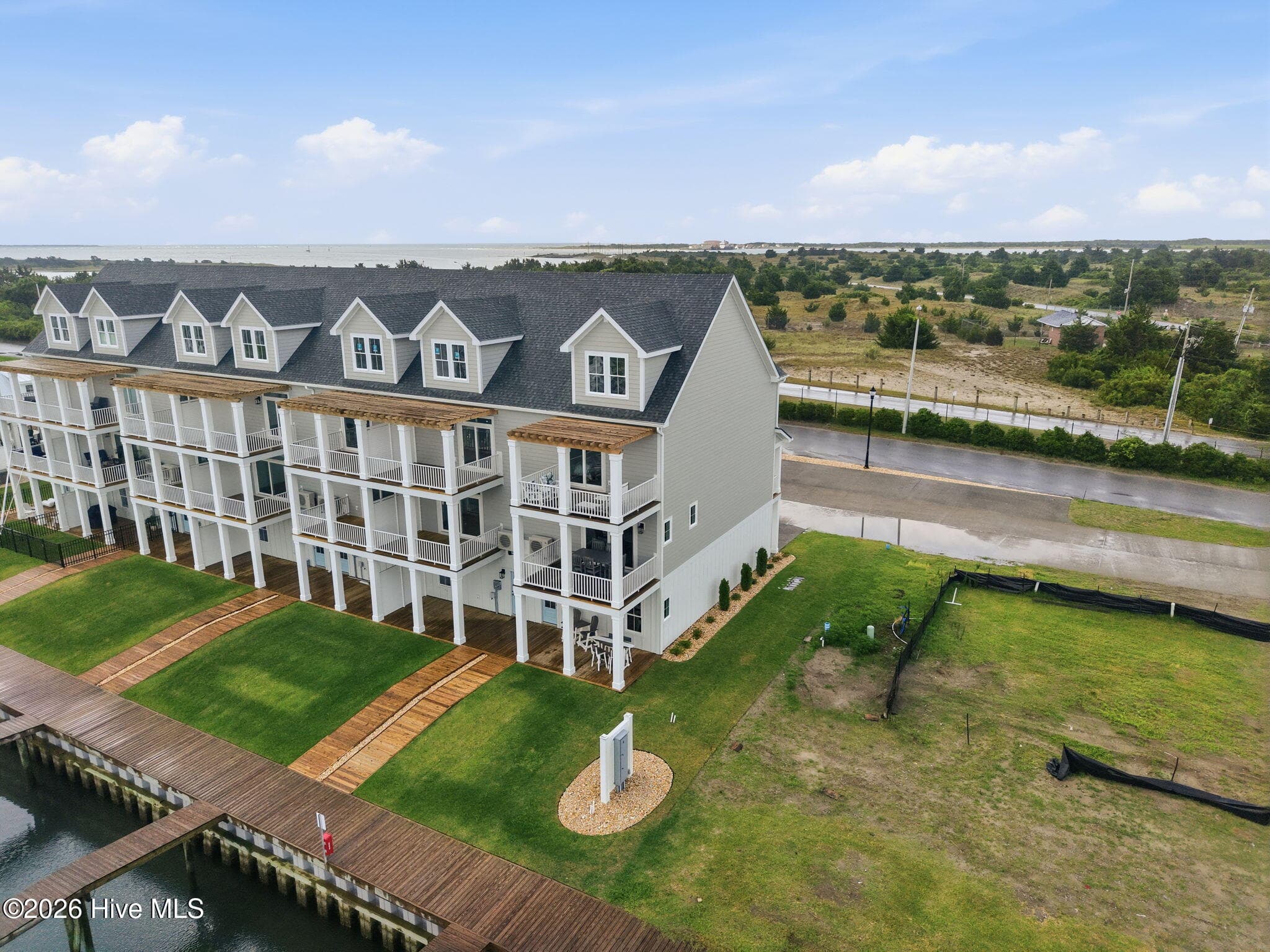 Townhouse at 200 Olde Towne Yacht Club Drive 50, Beaufort, NC 28516, photo 5 of 53