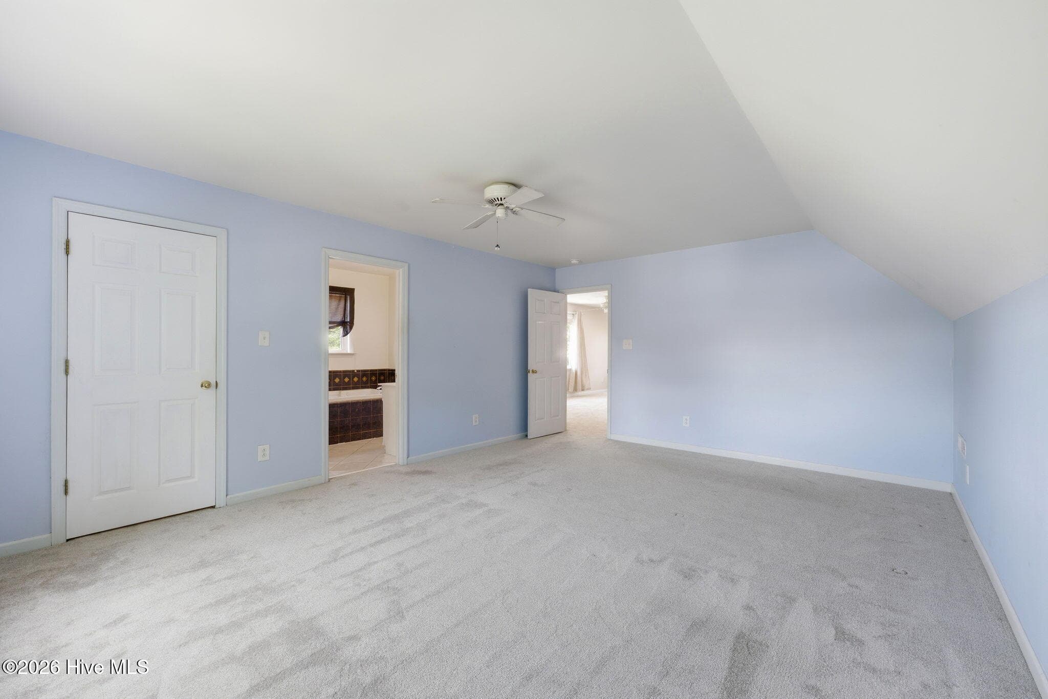 Single Family Residence at 913 Hearthside Court, New Bern, NC 28560, photo 20 of 49