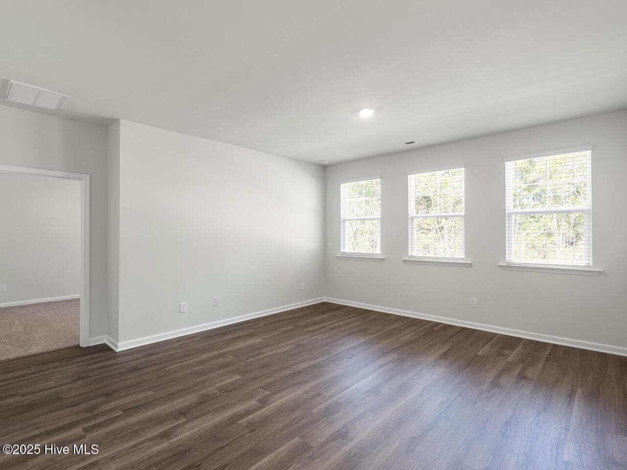 Single Family Residence at 424 Matthews Farm Road Lot 180, Hubert, NC 28539, photo 13 of 38