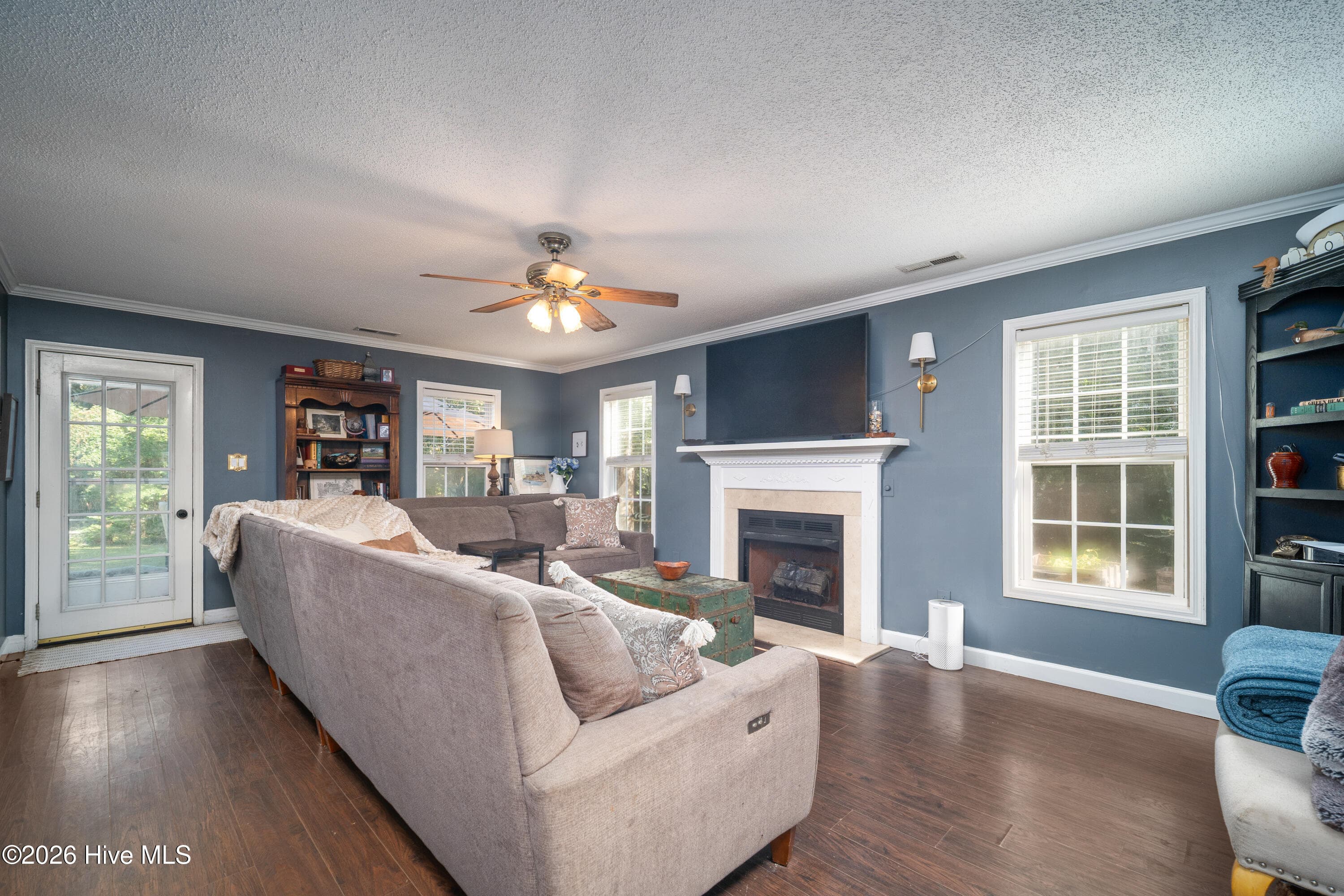 Single Family Residence at 217 English Walnut Drive, Richlands, NC 28574, photo 7 of 41