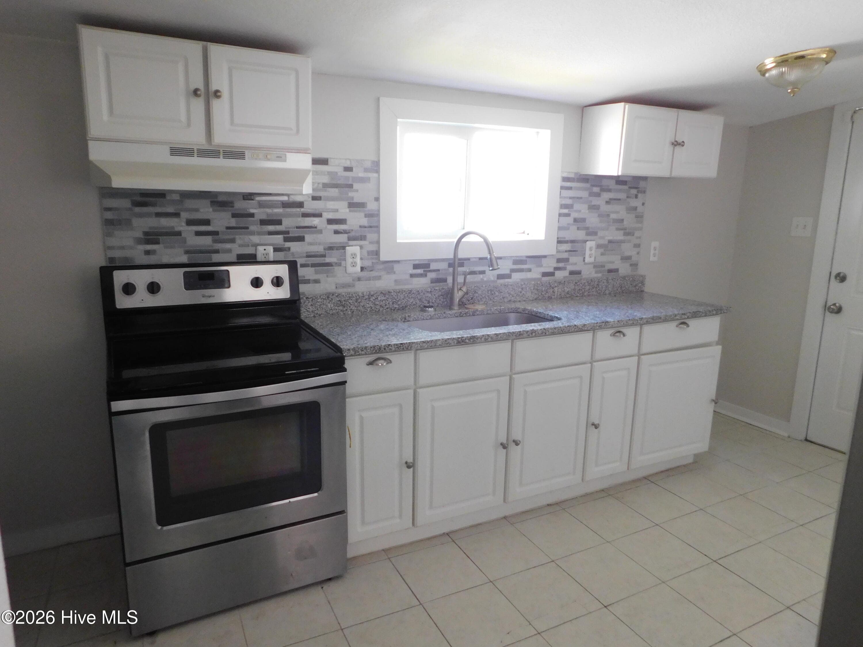 Single Family Residence at 518 Edge Street, Elizabeth City, NC 27909, photo 5 of 23