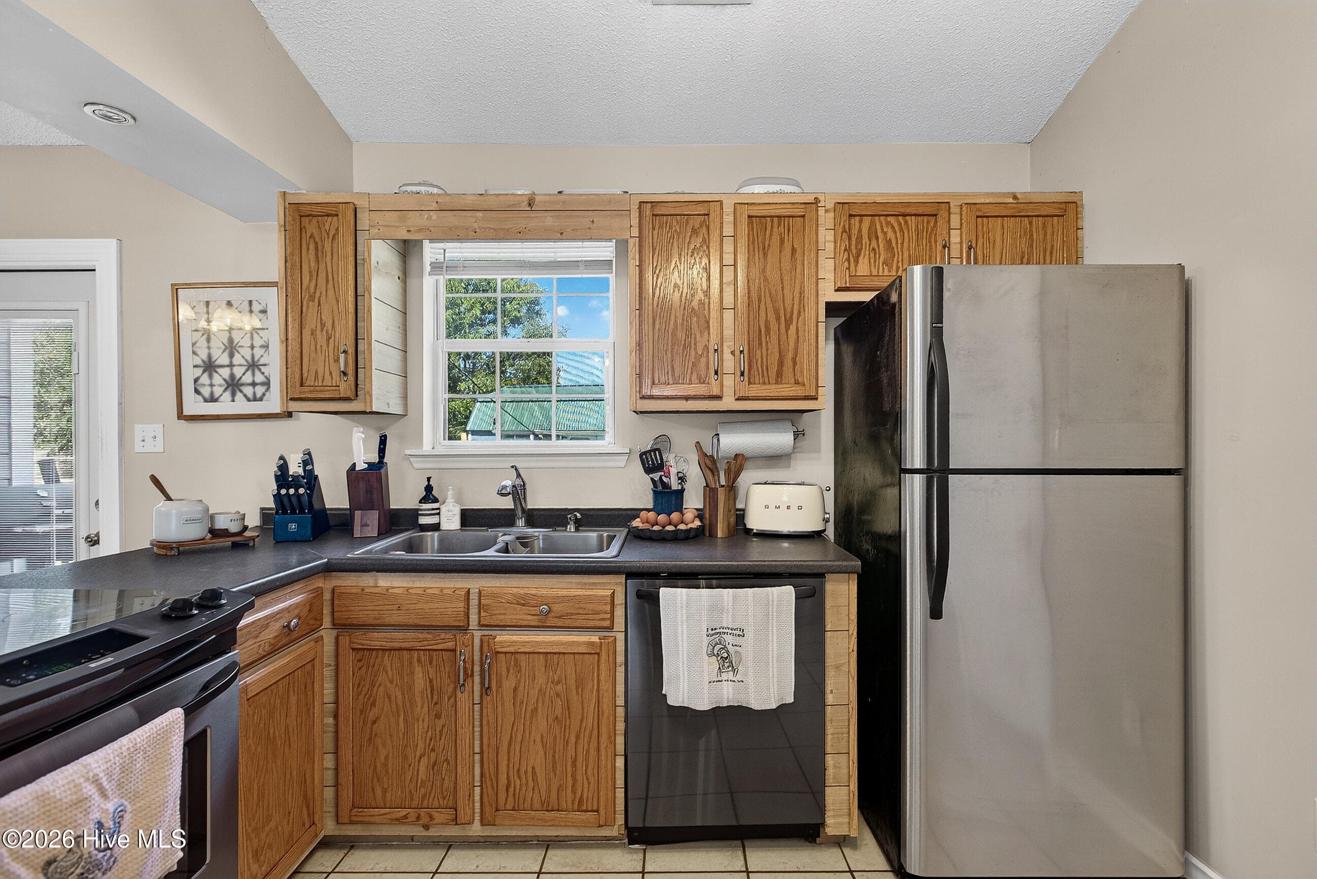 Single Family Residence at 317 Cinnamon Drive, Hubert, NC 28539, photo 15 of 49