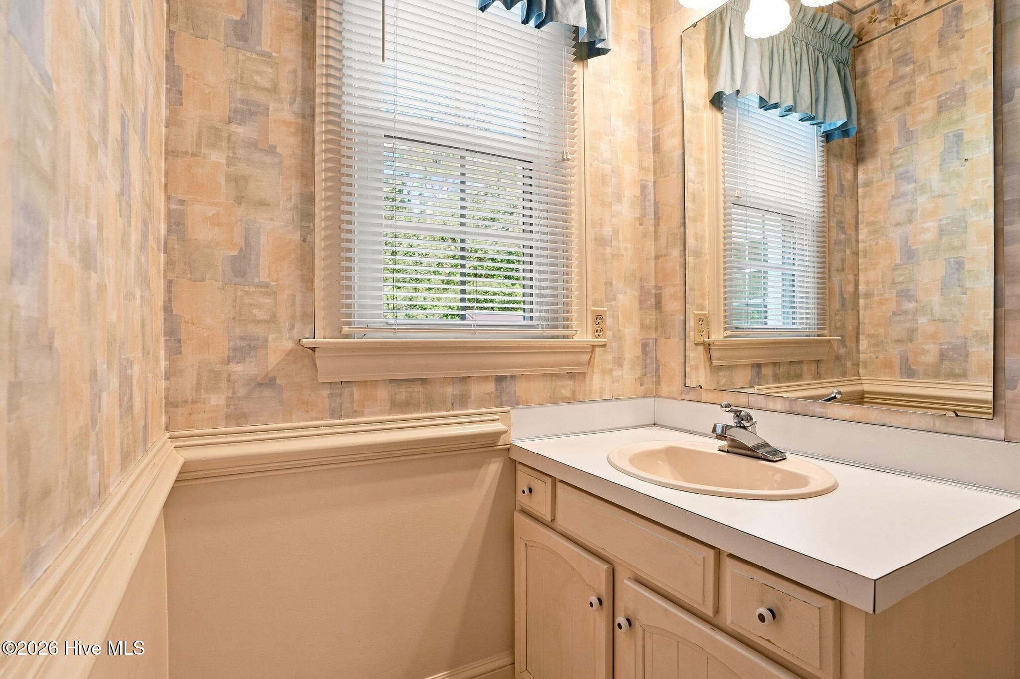 Single Family Residence at 1404 Canterbury Road, Tarboro, NC 27886, photo 33 of 57