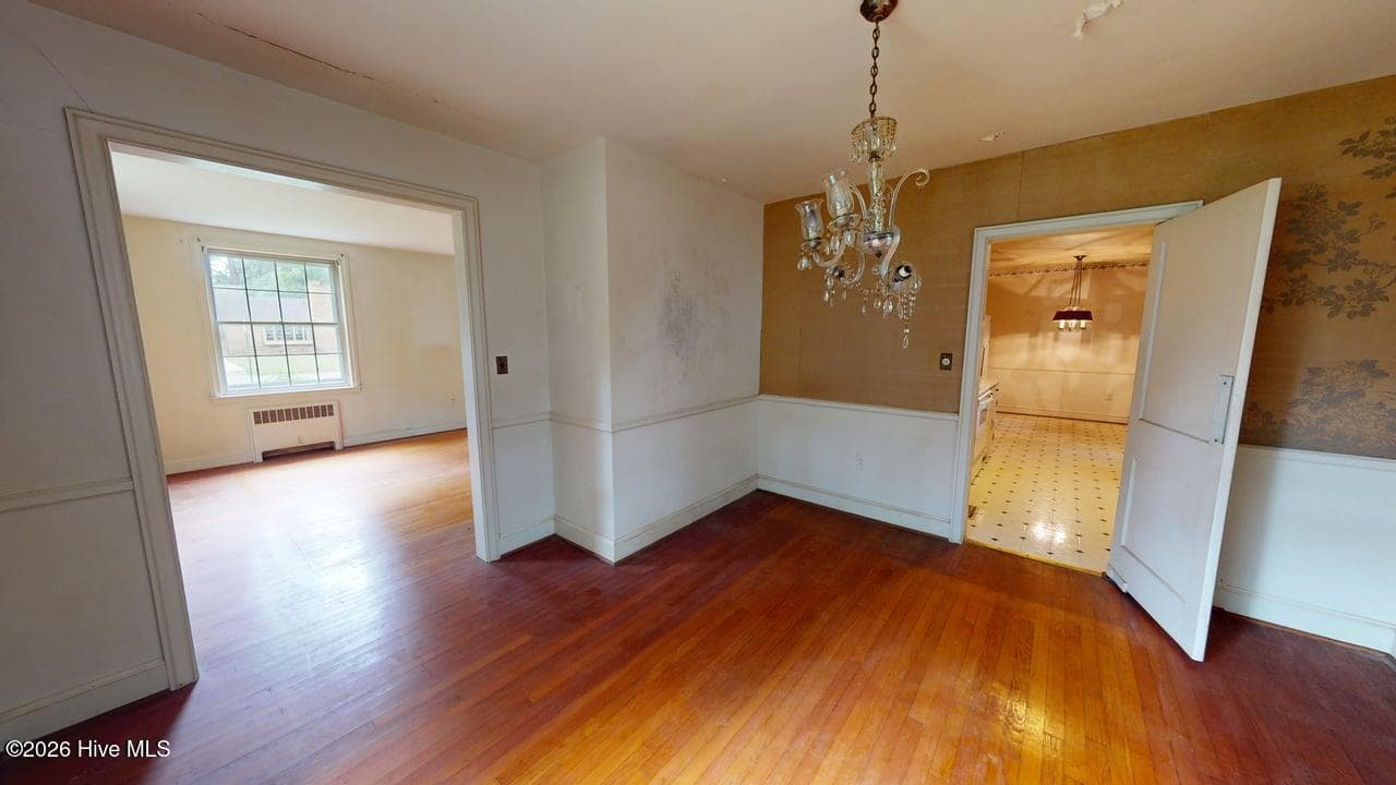 Single Family Residence at 808 W South Street W, Ahoskie, NC 27910, photo 7 of 50