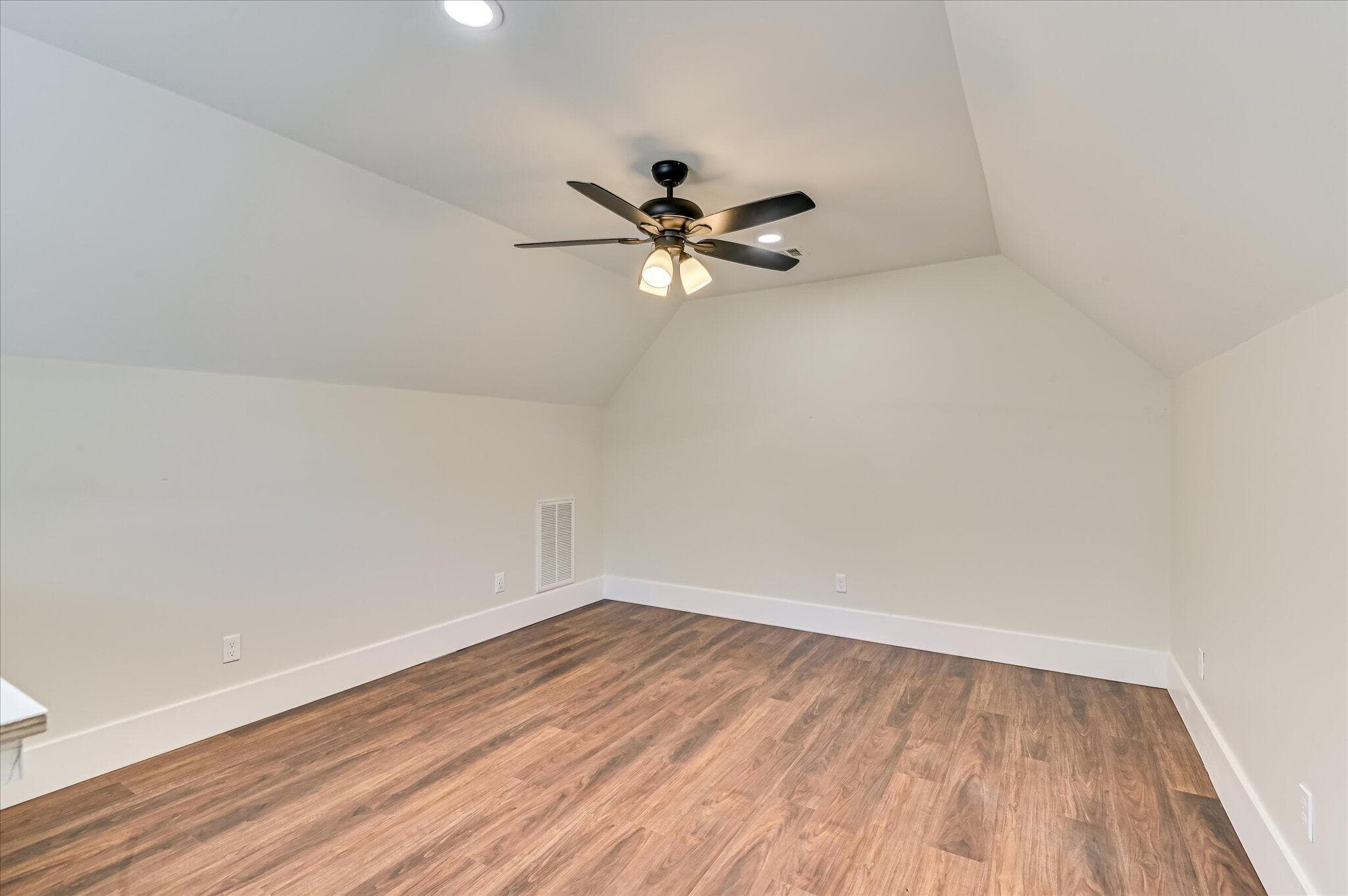Office space above garage - 1630 Long Cove Drive, Lincolnton, GA 30817