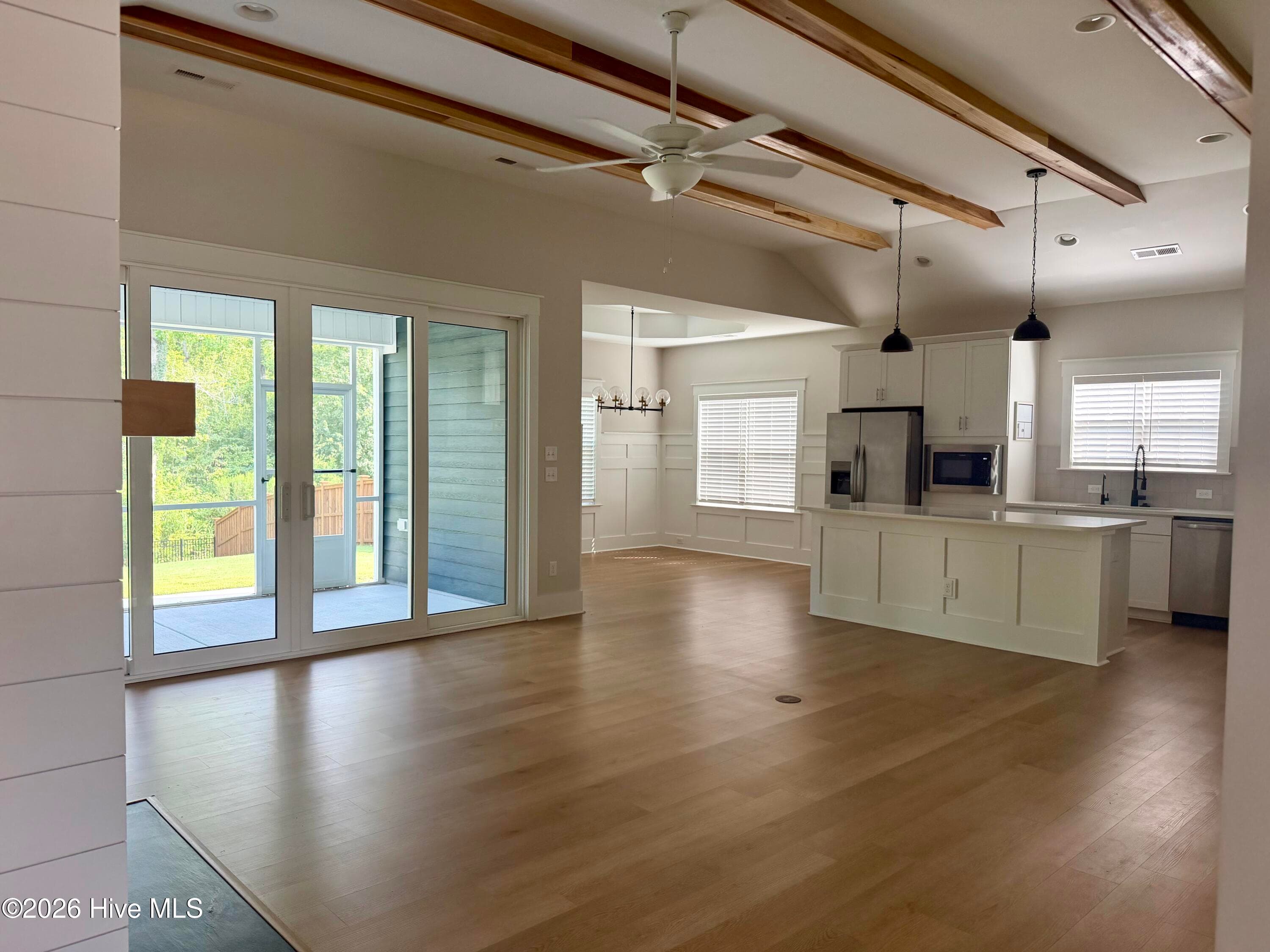 Natural light - 2528 Lakeside Circle, Wilmington, NC 28401
