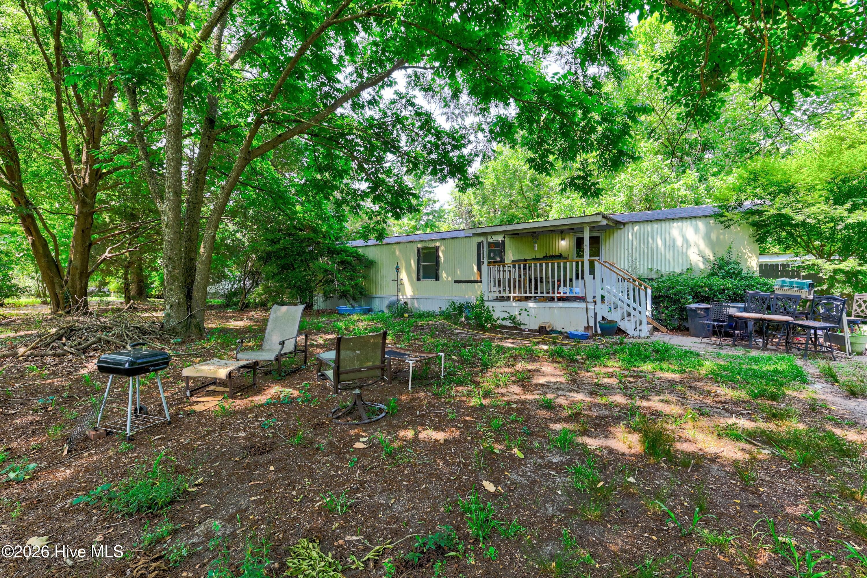 Manufactured Home at 315 Messer Loop Road, Burgaw, NC 28425, photo 2 of 16