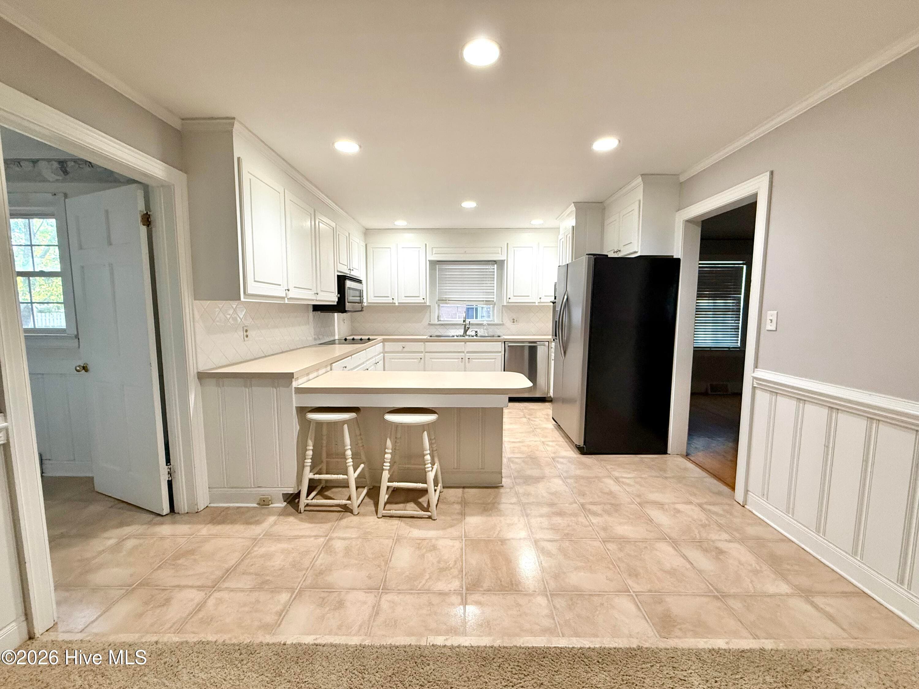 Single Family Residence at 2106 Southview Drive, Greenville, NC 27858, photo 4 of 20