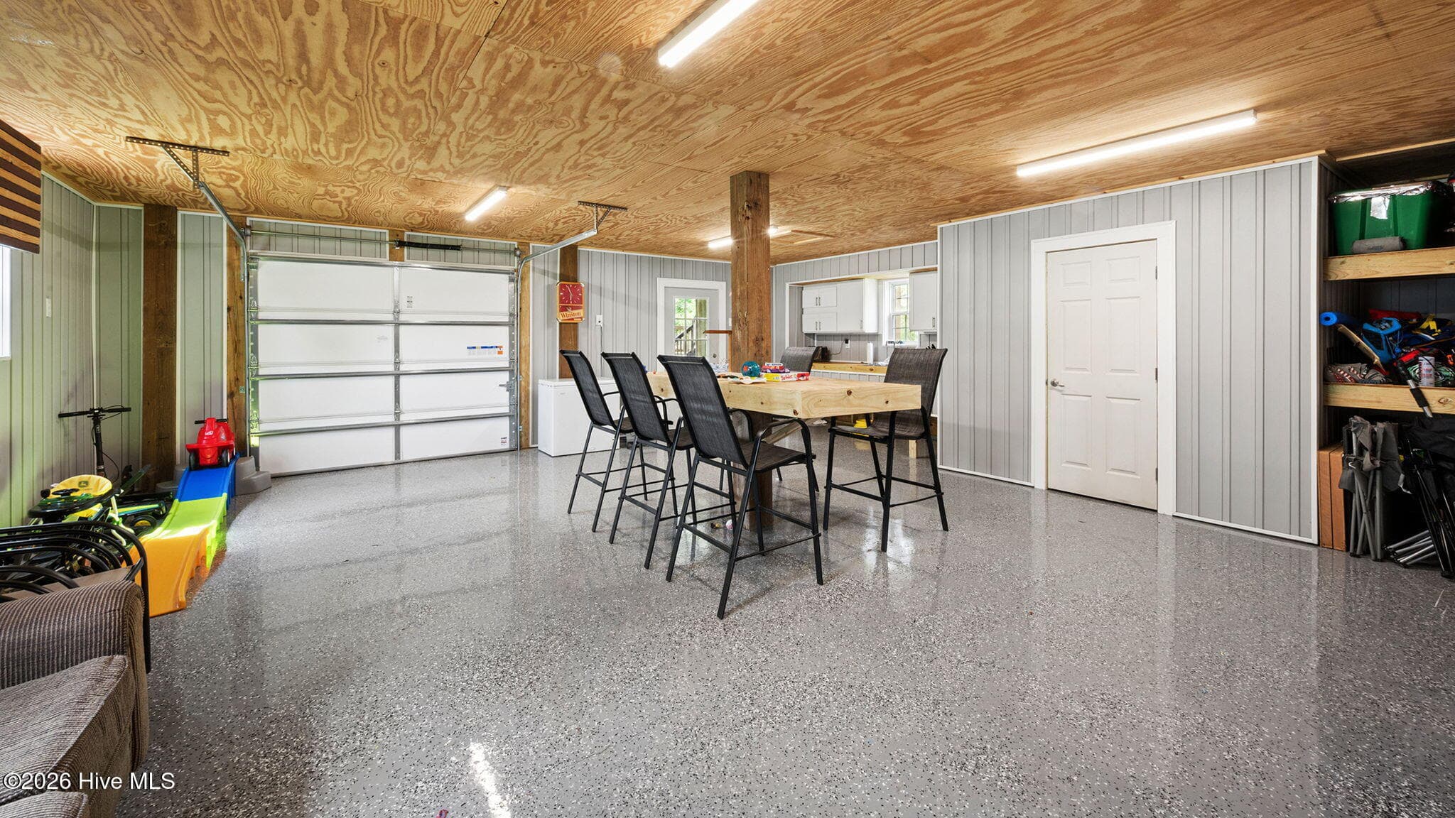 Manufactured Home at 272 Bay Shore Drive, Chocowinity, NC 27817, photo 2 of 4