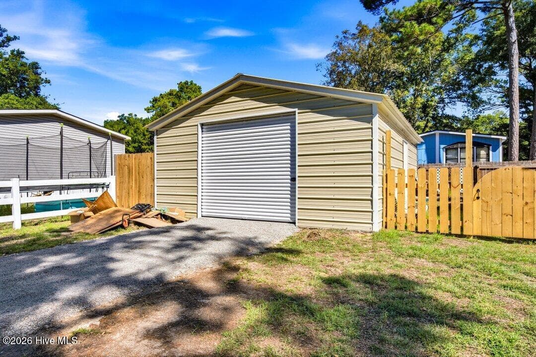 Manufactured Home at 3459 Lakeview Drive SW, Supply, NC 28462, photo 7 of 70
