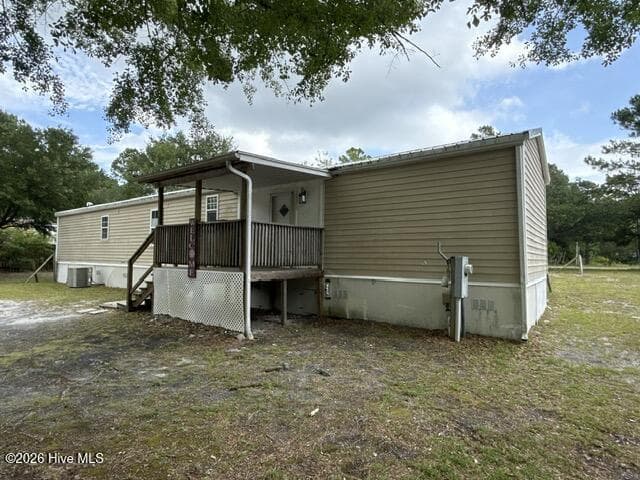 Manufactured Home at 336 Old Folkstone Road, Holly Ridge, NC 28445, photo 13 of 19