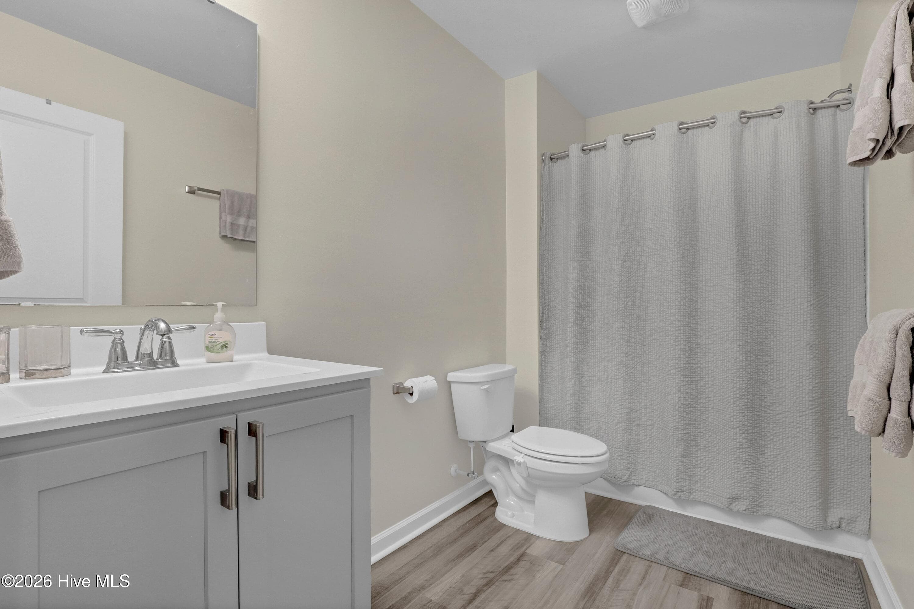 Single Family Residence at 111 Colonial Heights Drive, Hampstead, NC 28443, photo 21 of 31
