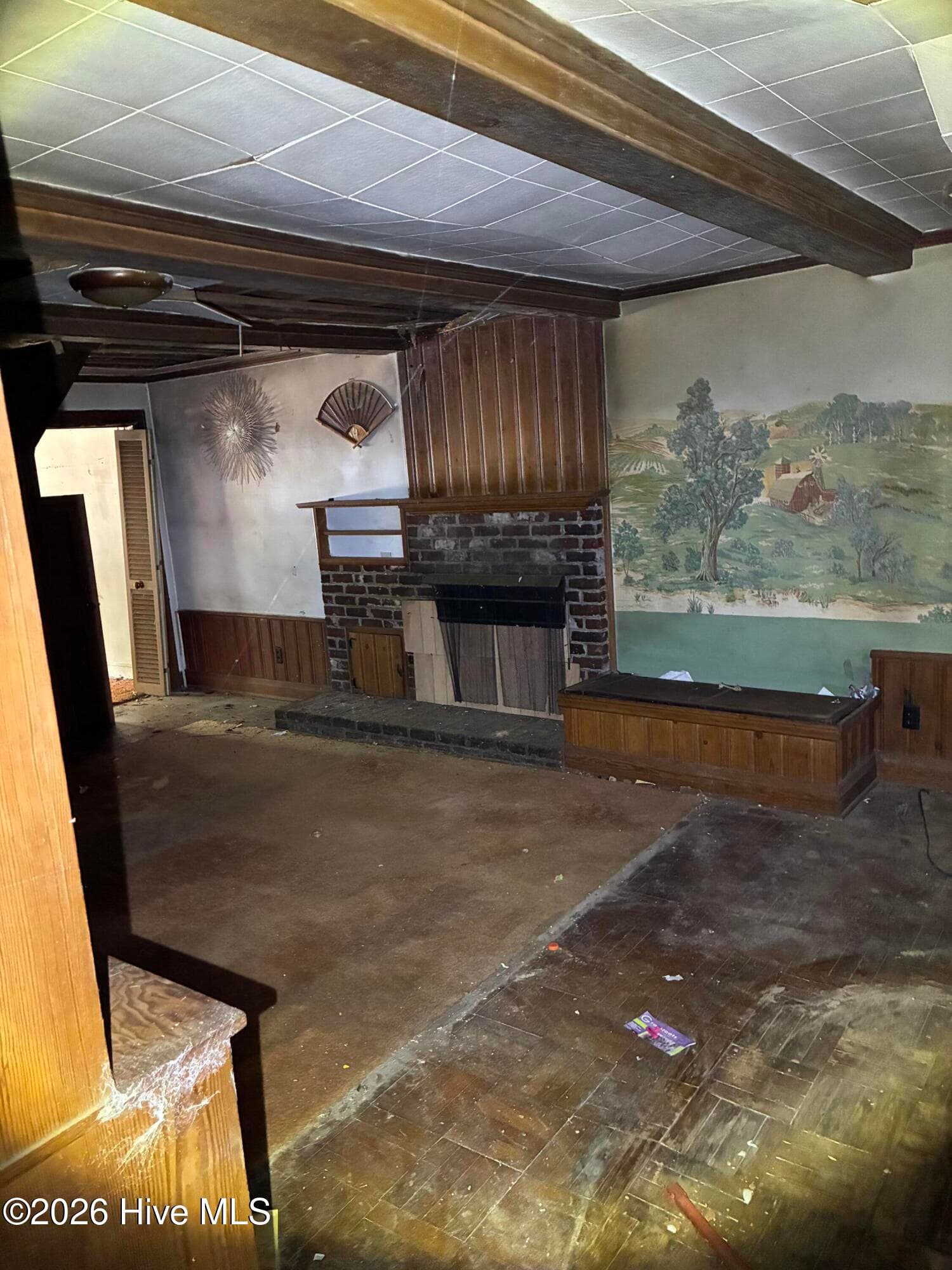 Single Family Residence at 612 Green Street E, Wilson, NC 27893, photo 5 of 11