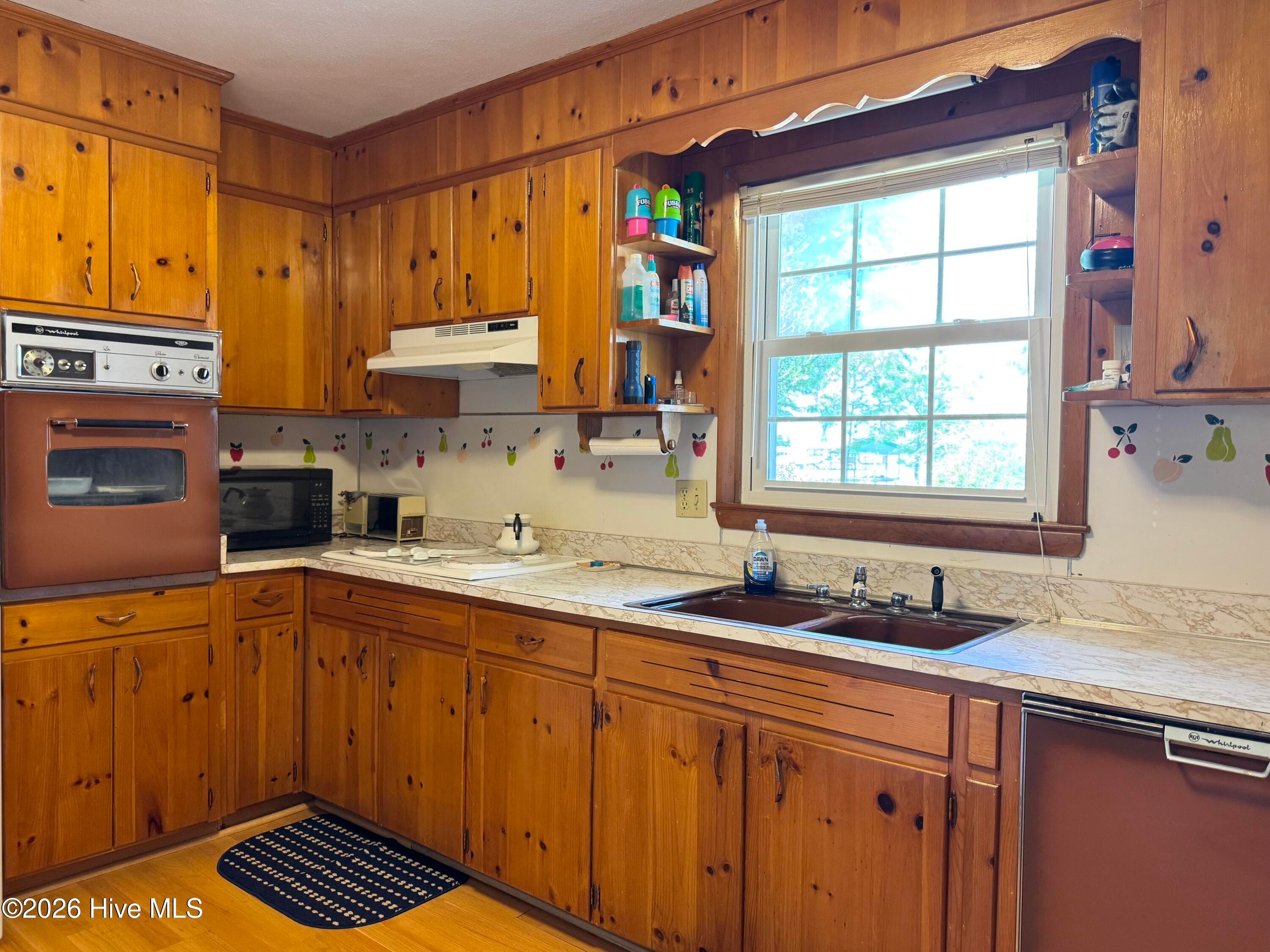 Single Family Residence at 2522 Bella Coola Road, Lake Waccamaw, NC 28450, photo 6 of 19
