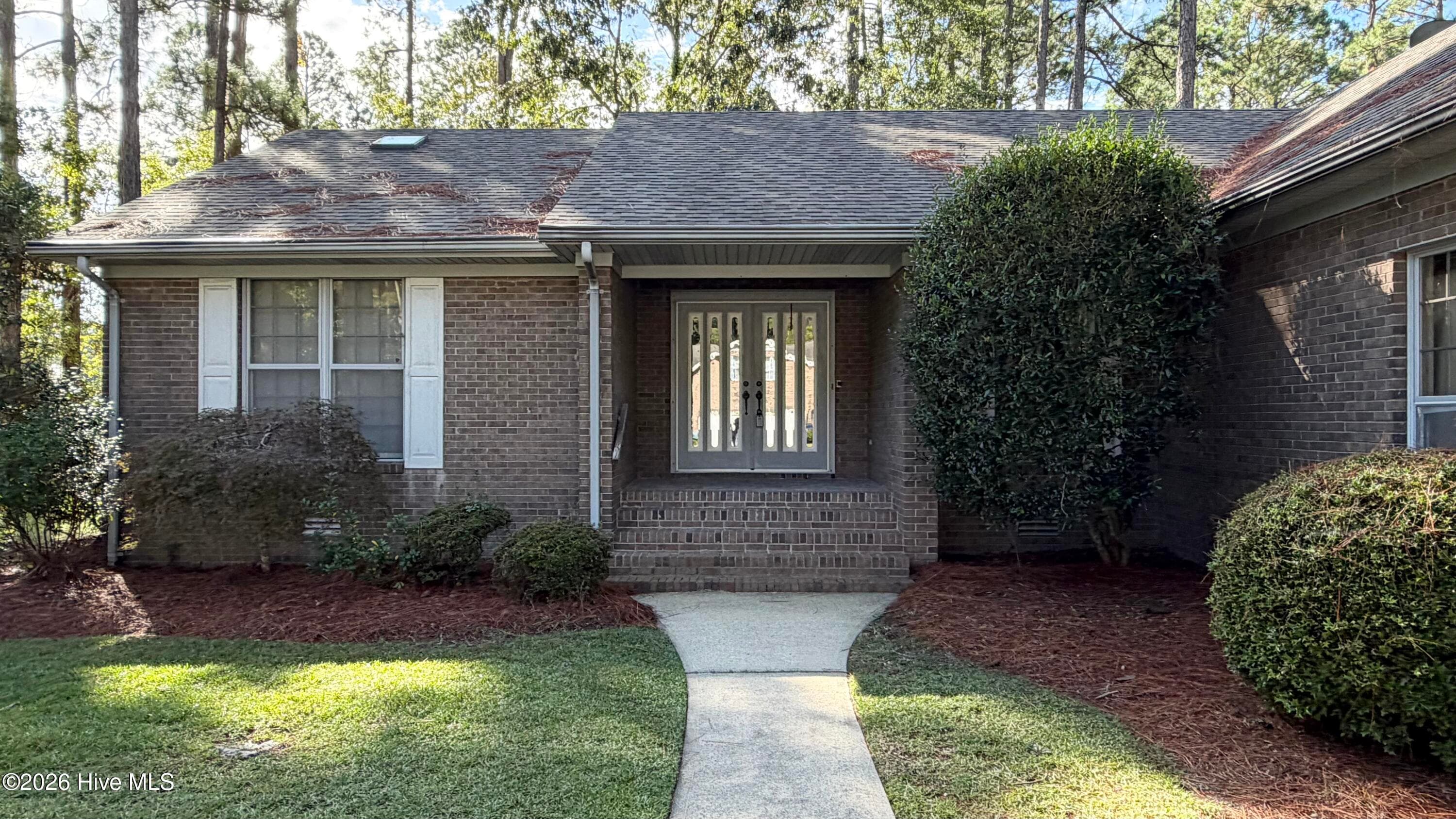 Single Family Residence at 2131 Royal Pines Drive, New Bern, NC 28560, photo 22 of 117