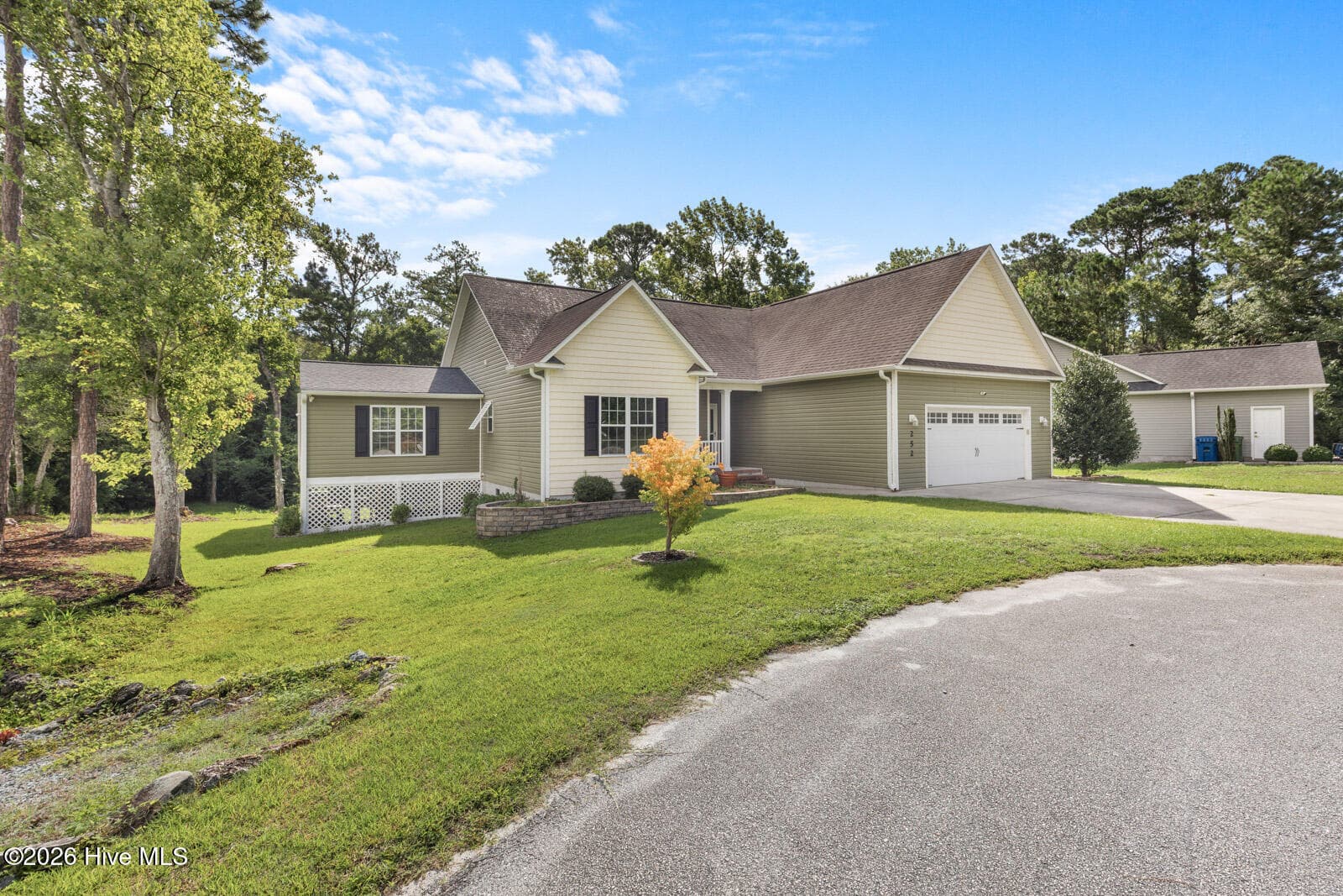 Single Family Residence at 252 Derby Downs Drive, Sneads Ferry, NC 28460, photo 9 of 47