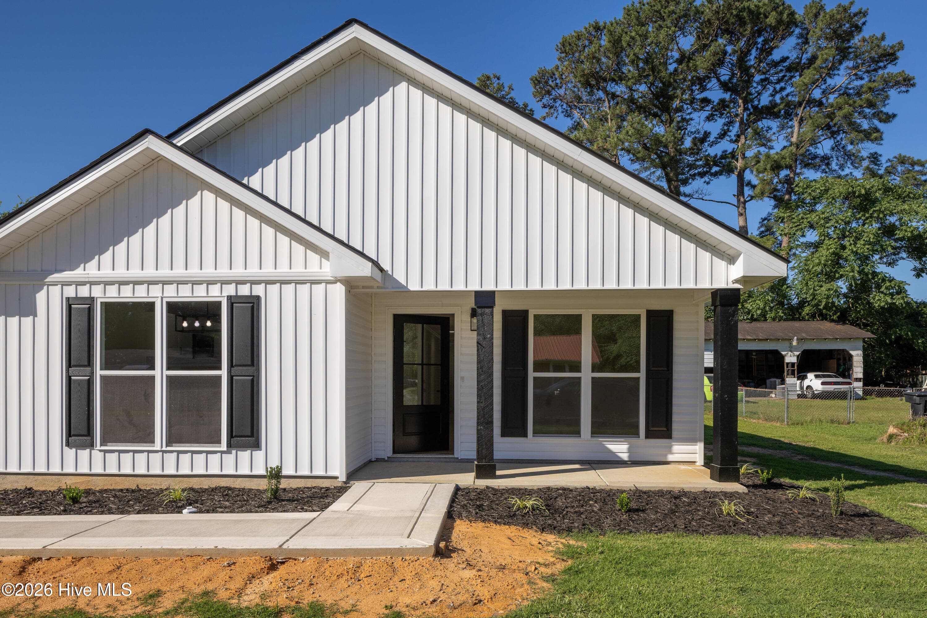Single Family Residence at 103 Harmon Street, Clinton, NC 28328, photo 2 of 34