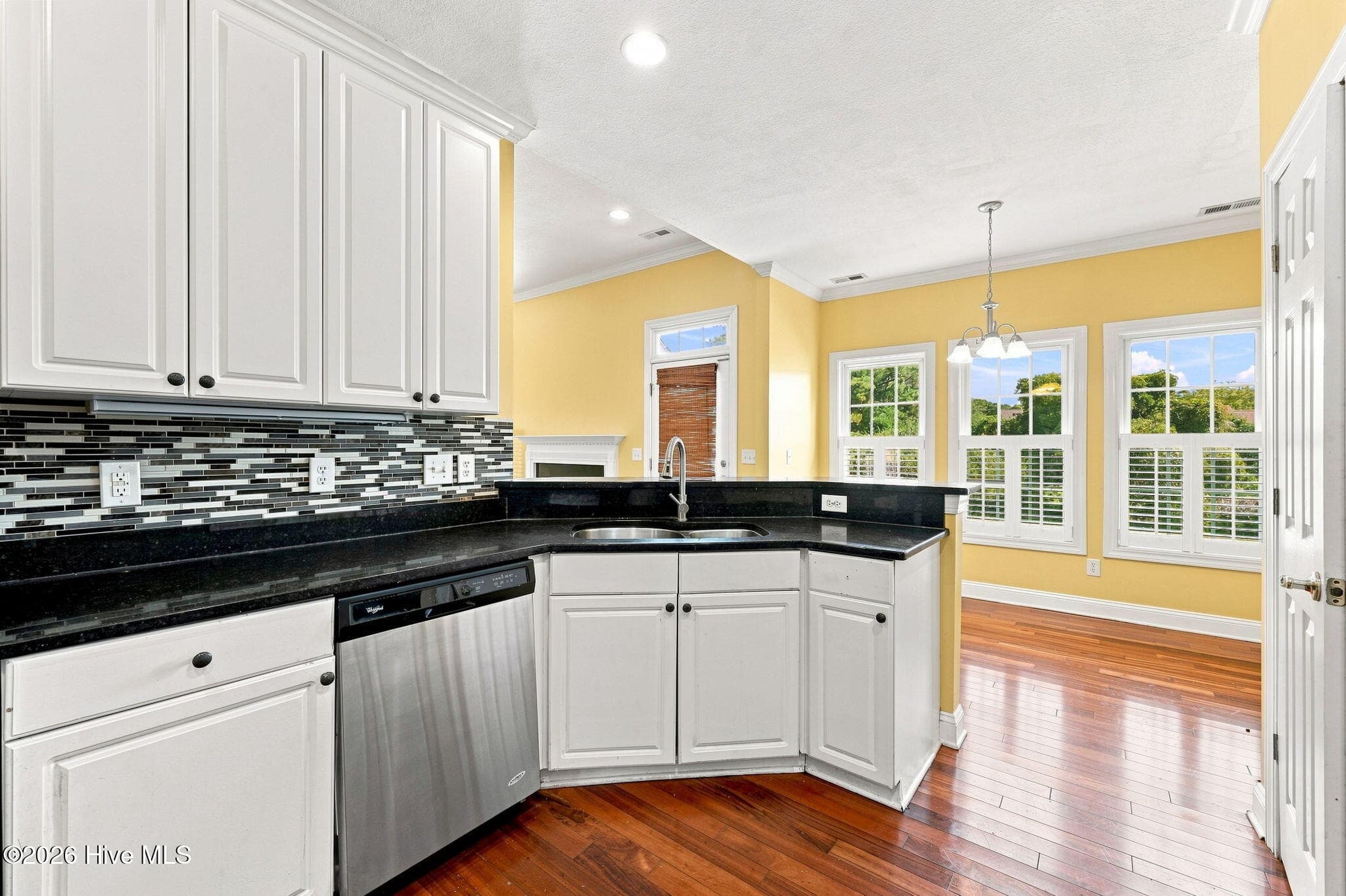 Single Family Residence at 1203 Coral Reef Court, New Bern, NC 28560, photo 2 of 2