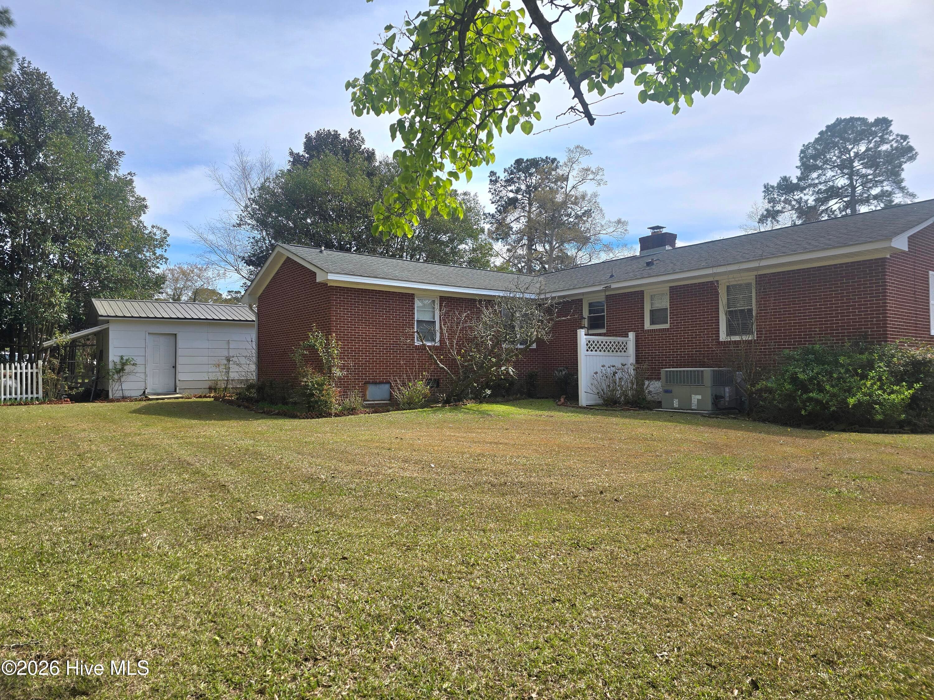 Single Family Residence at 214 E Bladen Street, Bladenboro, NC 28320, photo 7 of 67