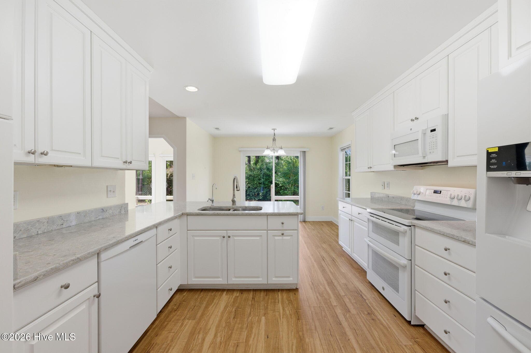 Single Family Residence at 1007 Barkentine Drive, New Bern, NC 28560, photo 14 of 60