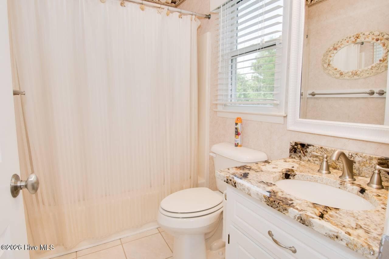 Top Level Bath - 6820 Ocean Drive, Emerald Isle, NC 28594