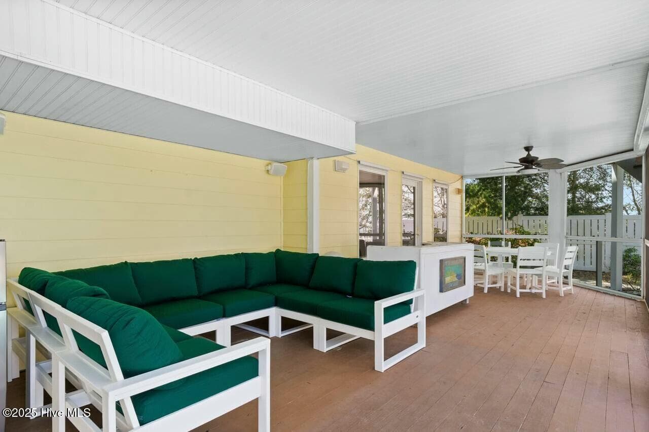 Screen Porch - 7012 Sound Drive, Emerald Isle, NC 28594