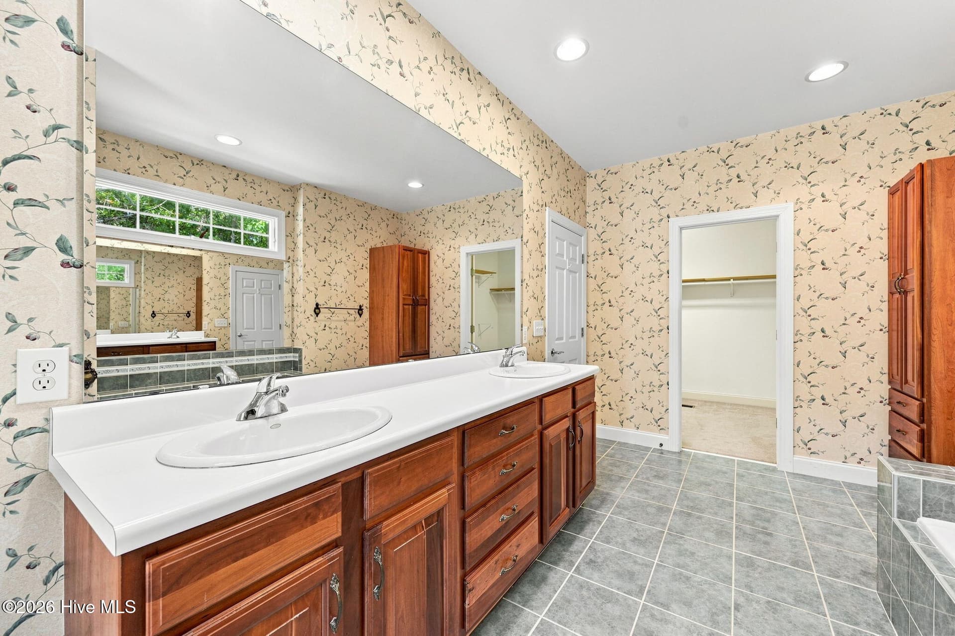 Single Family Residence at 303 Creekview Drive, Hampstead, NC 28443, photo 34 of 56