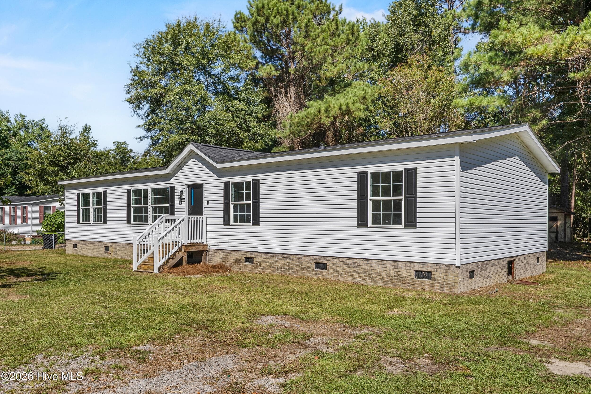 Manufactured Home at 2025 Teresa Drive, Castle Hayne, NC 28429, photo 4 of 40