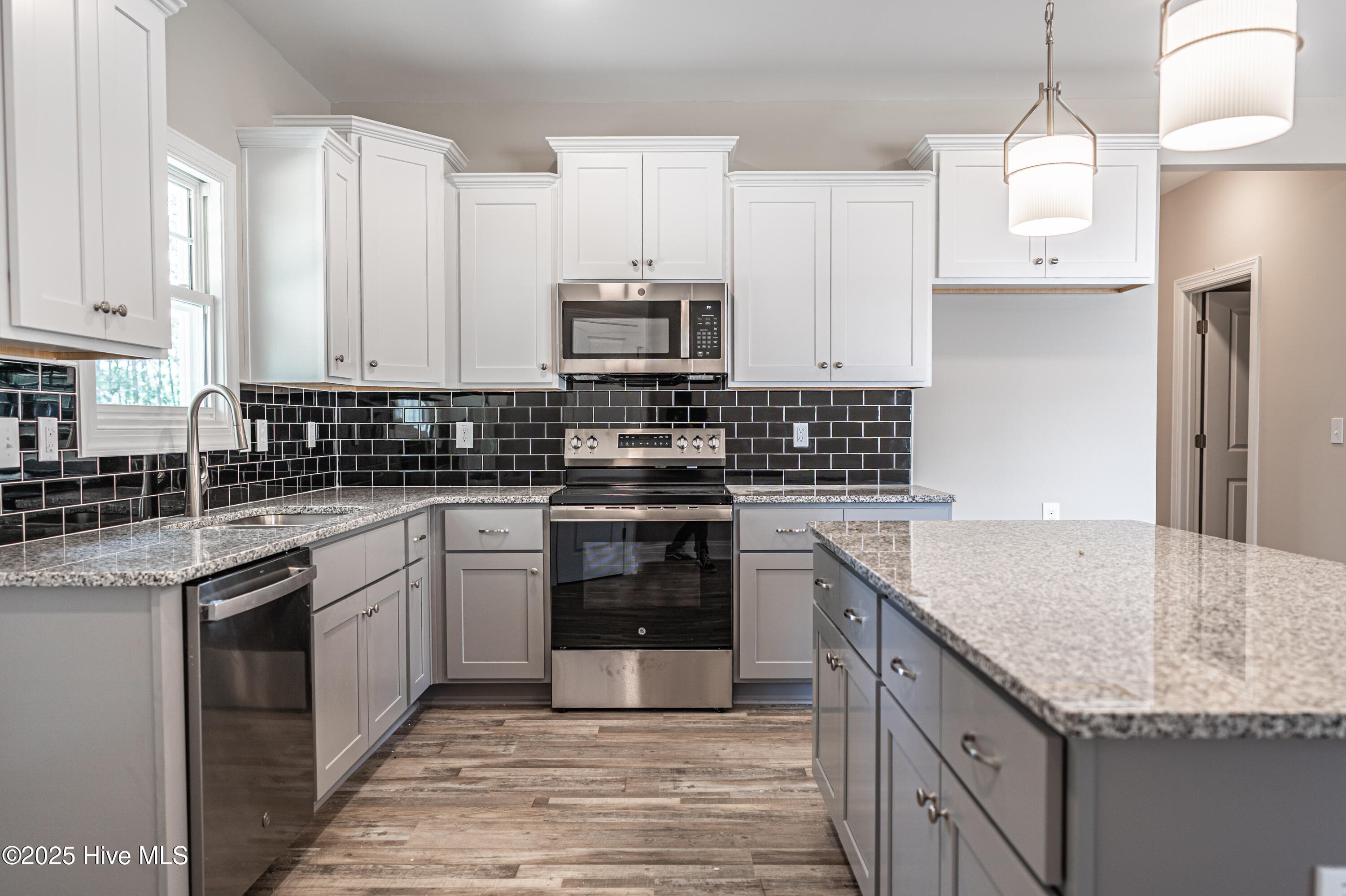 Superior Homes of the Sandhills 'Nashville' floor plan - *REPRESENTATIVE PHOTO* - 1021 Ivory Lane, West End, NC 27376