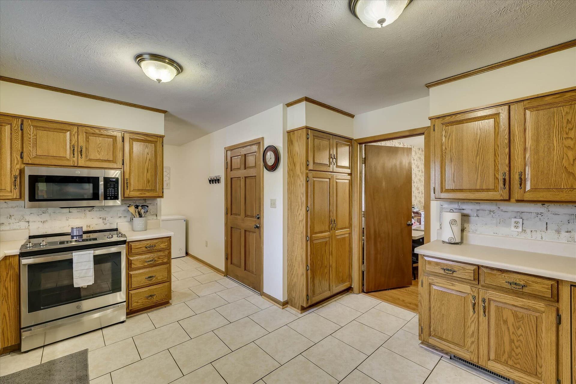 Single Family Residence at 206 Peachtree Street, McCormick, SC 29835, photo 17 of 41