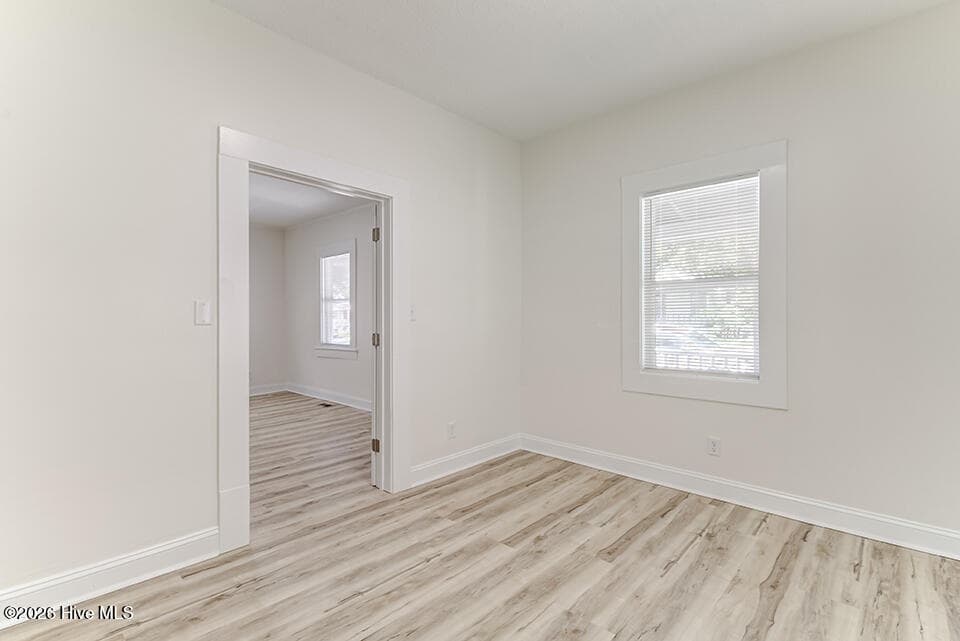 Single Family Residence at 709 S 10th Street, Wilmington, NC 28401, photo 5 of 17