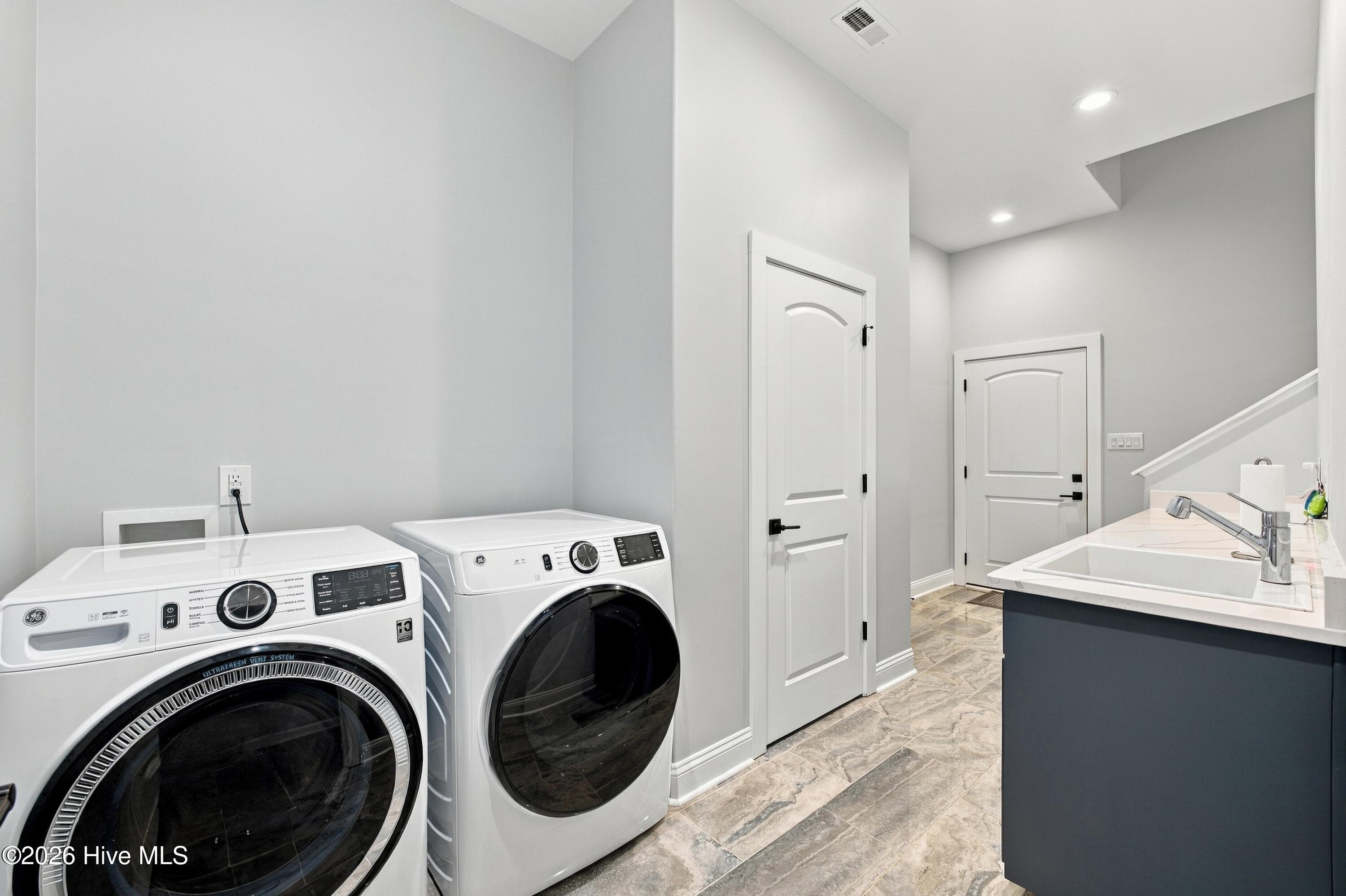 Laundry Room - 4557 Moss Bend, New Bern, NC 28562