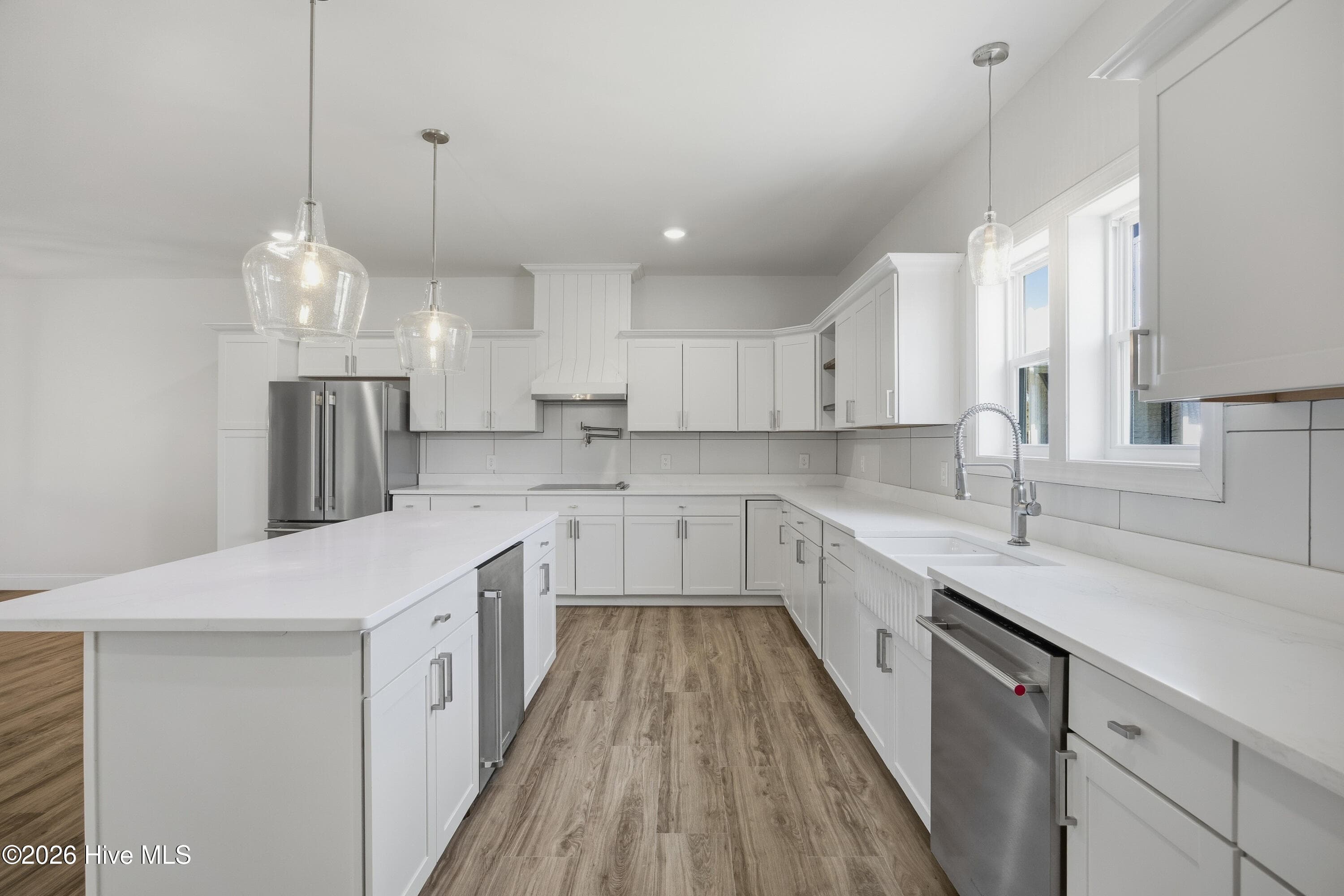 Single Family Residence at 106 Elizabeth Way Court, Swansboro, NC 28584, photo 13 of 63