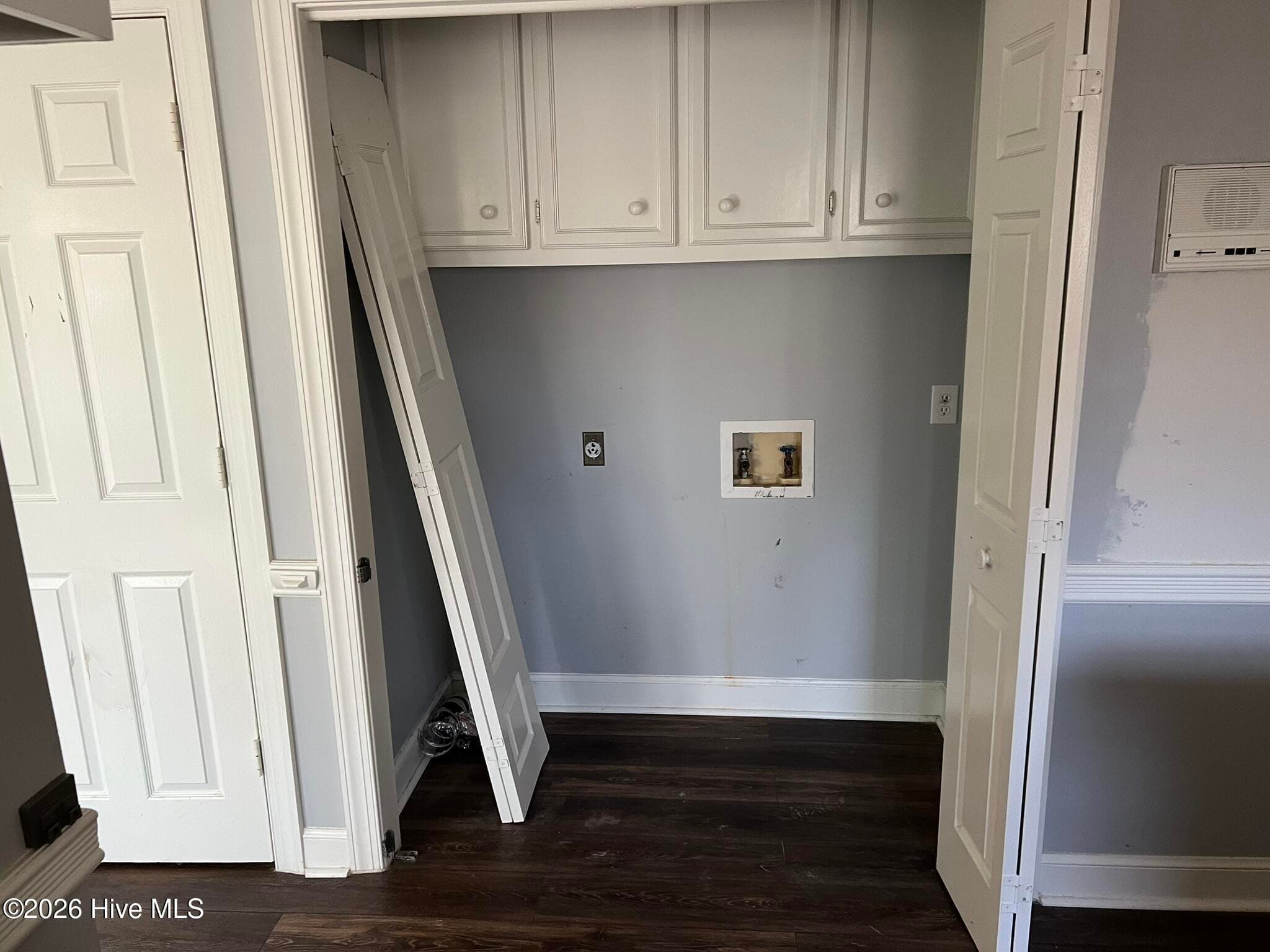 1st floor Kitchen - 214 E Raintree Lane, Goldsboro, NC 27534