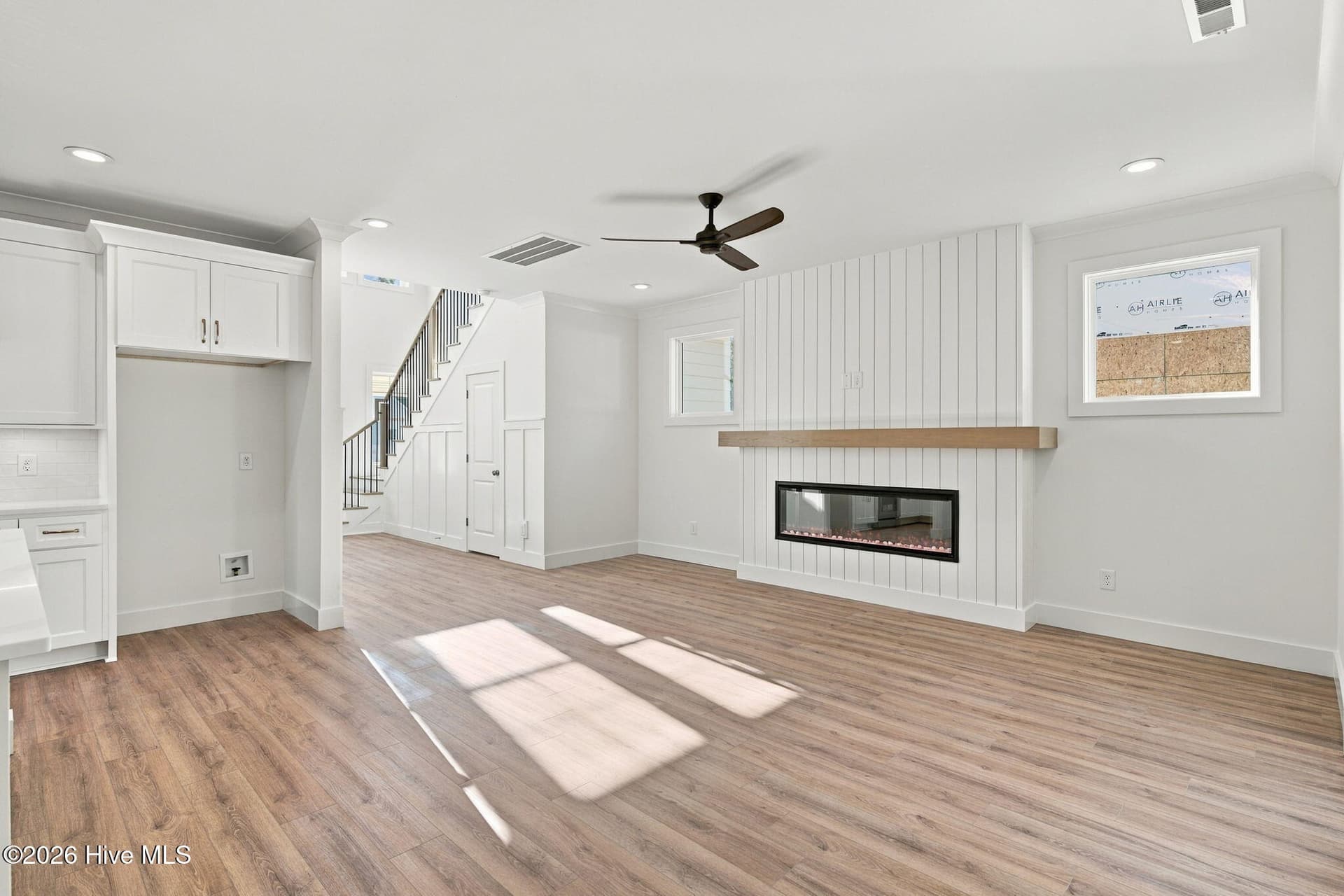 Single Family Residence at 1048 Montclair Drive, Wilmington, NC 28403, photo 16 of 95