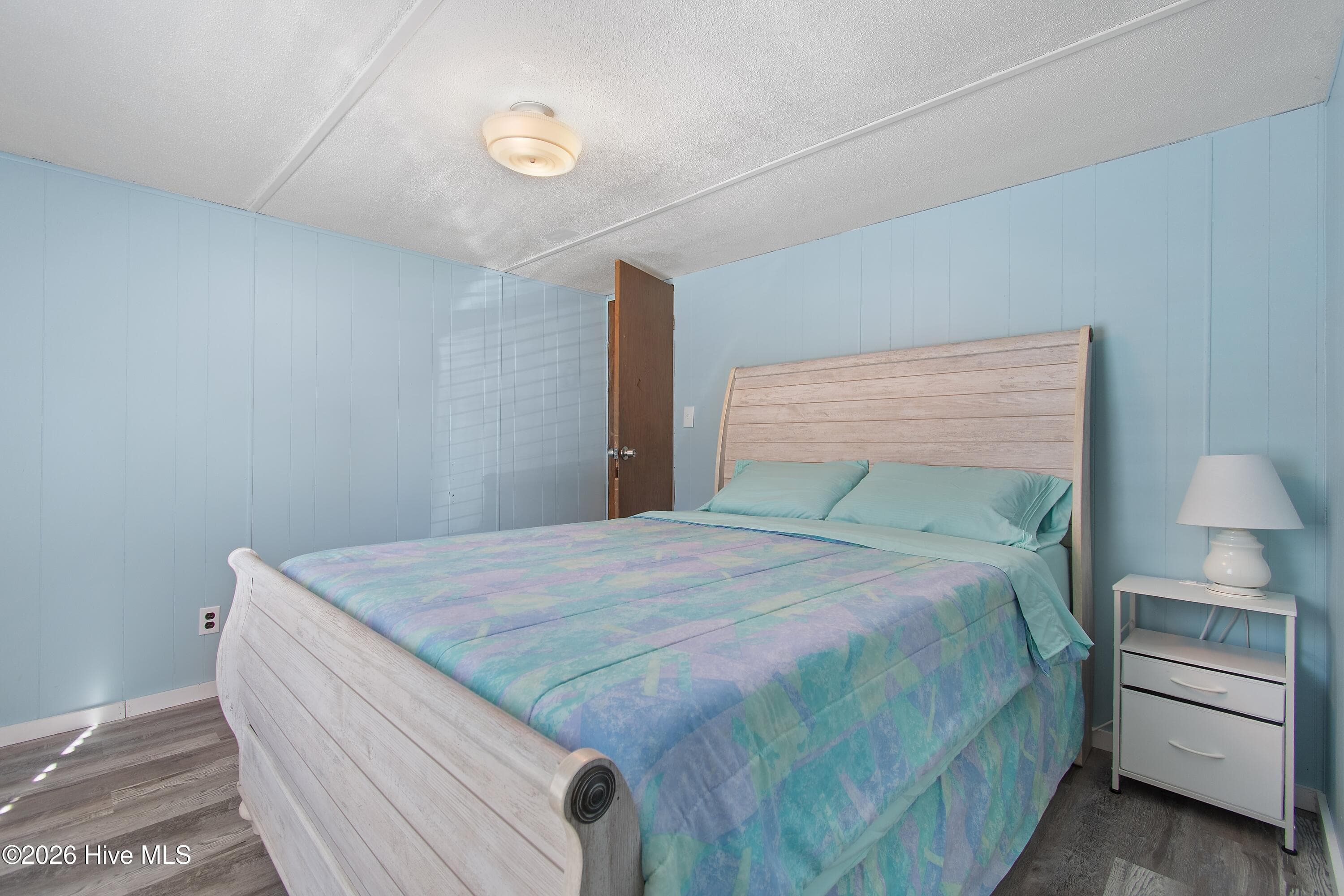 Manufactured Home at 1471 Pine Tree Circle SW, Supply, NC 28462, photo 12 of 23