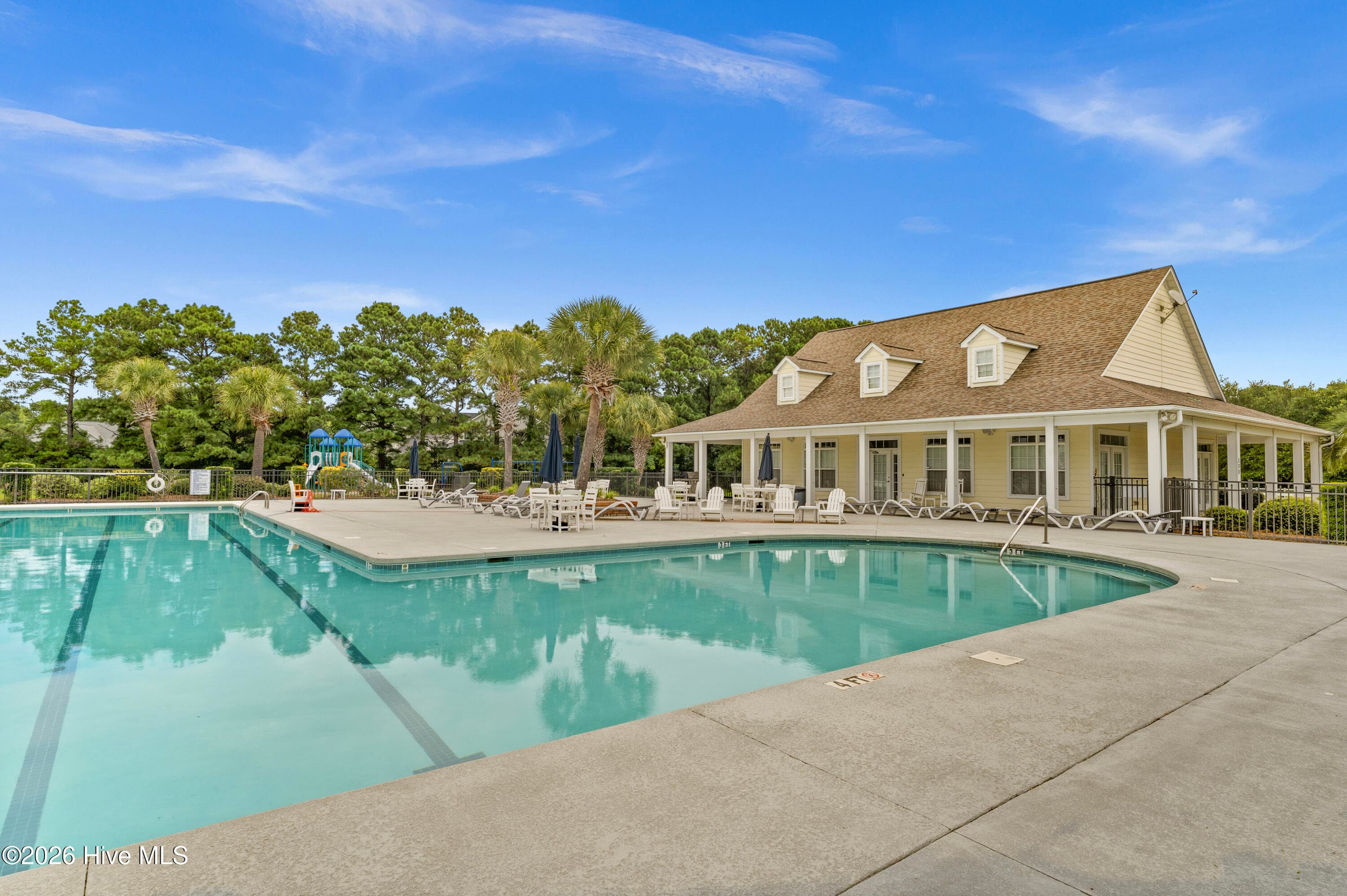 Single Family Residence at 131 W Scarborough Court, Hampstead, NC 28443, photo 11 of 28