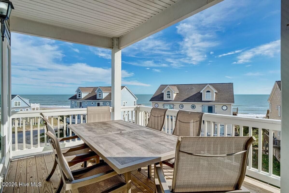Townhouse at 208 Goldsboro Drive, North Topsail Beach, NC 28460, photo 6 of 74