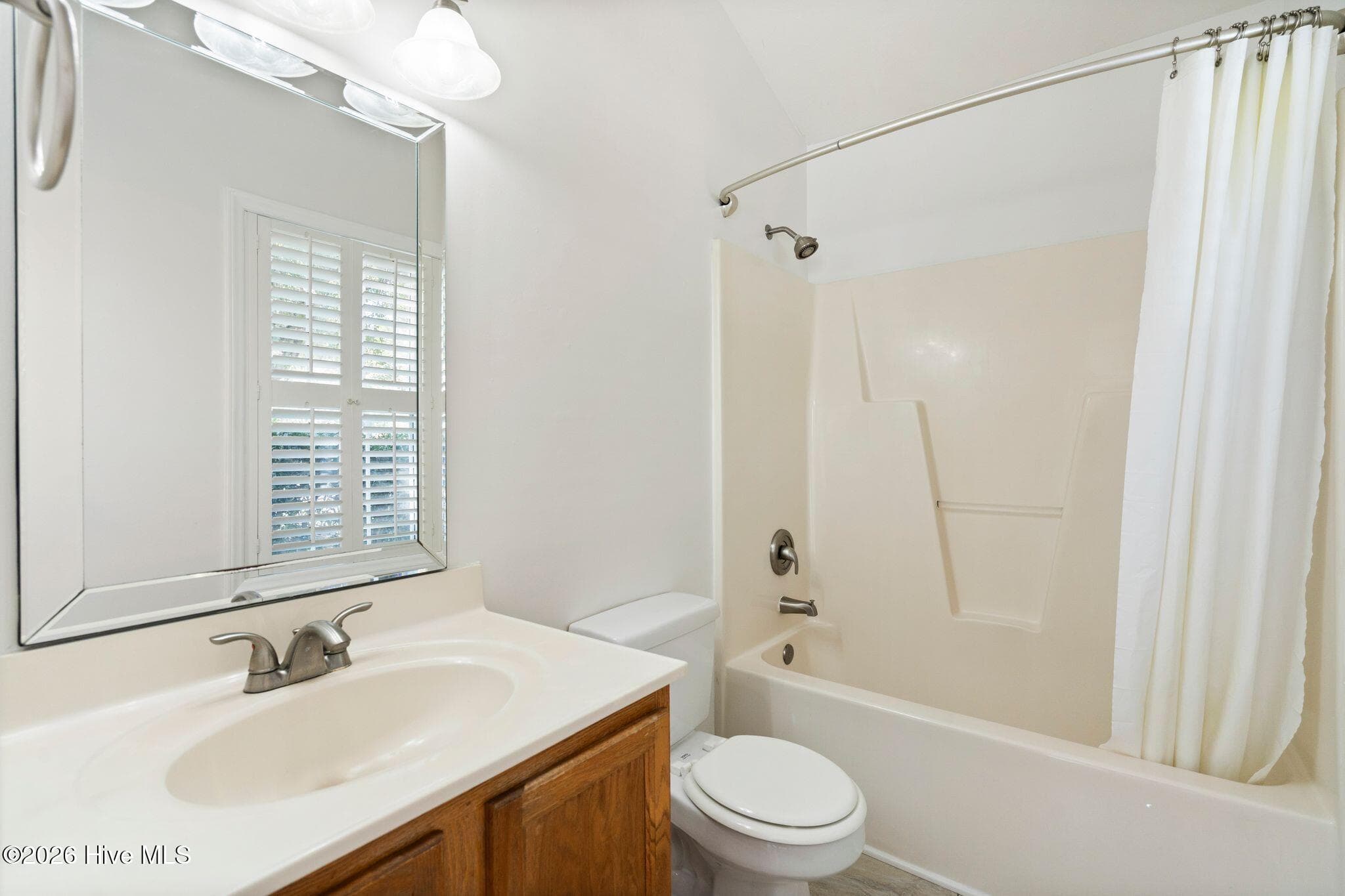 Single Family Residence at 811 Grathwol Drive, Wilmington, NC 28405, photo 25 of 41