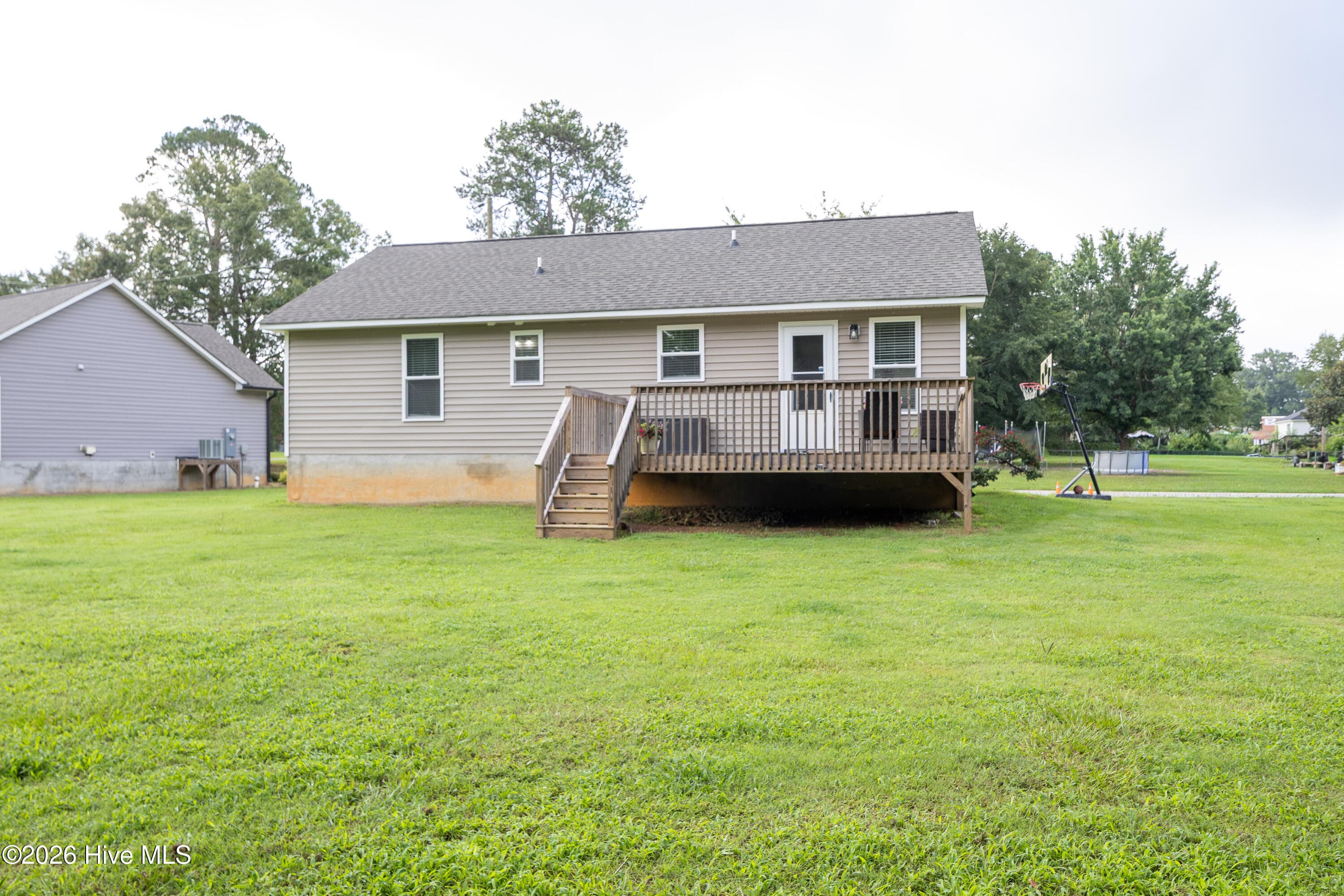 Single Family Residence at 207 Dixie Circle, Clinton, NC 28328, photo 29 of 31