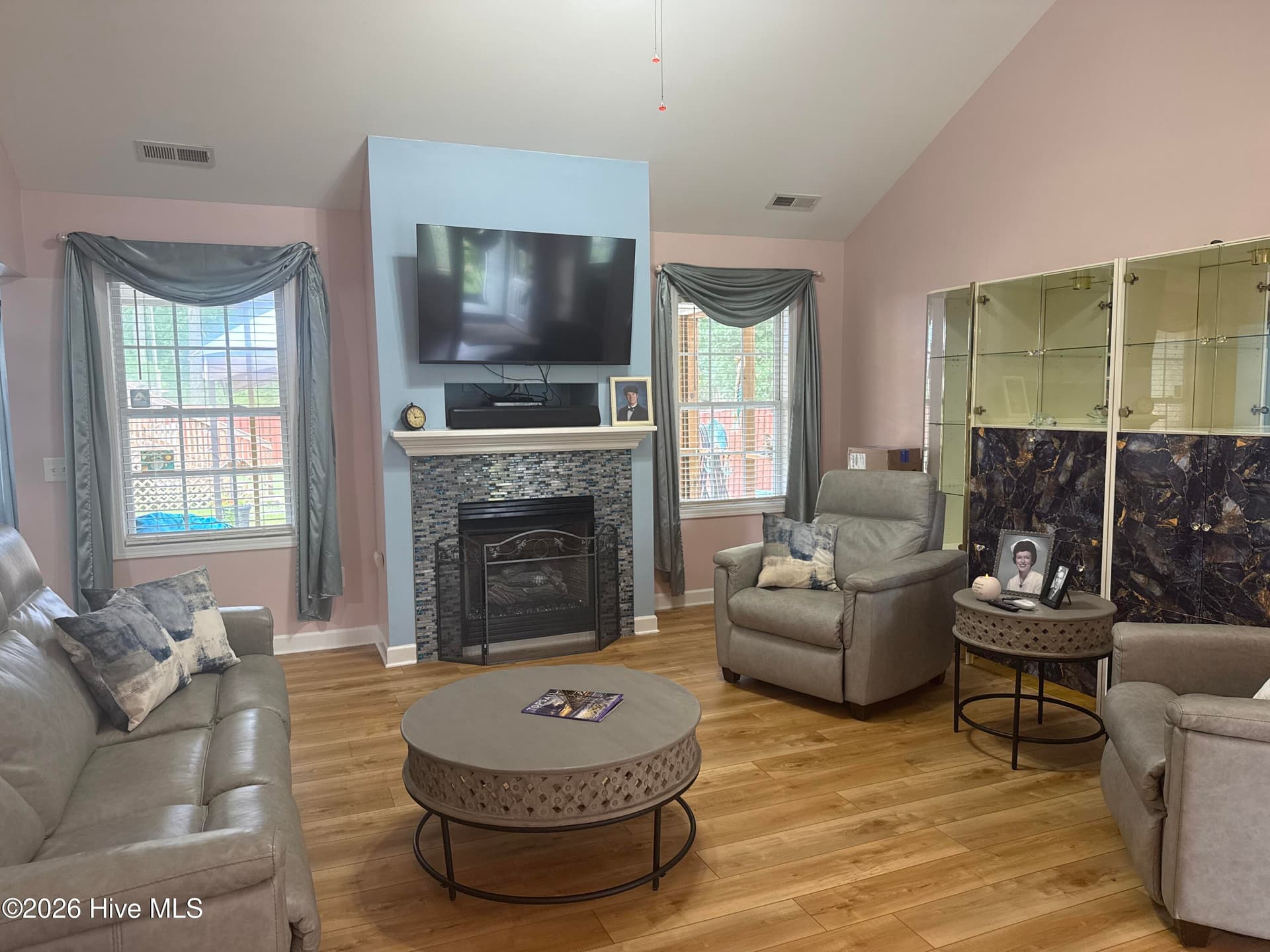 Single Family Residence at 408 N Belvedere Drive, Hampstead, NC 28443, photo 5 of 32