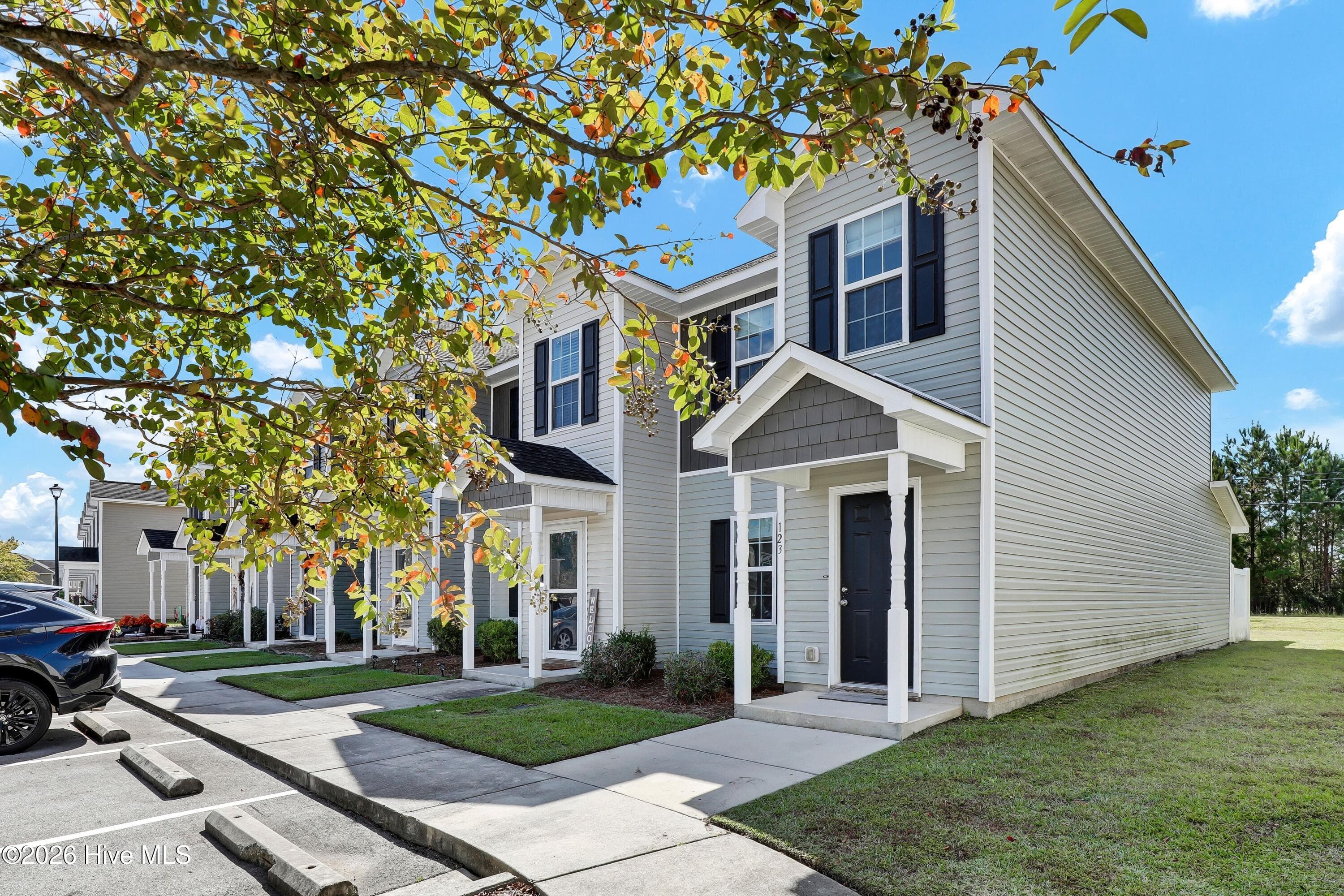 Townhouse at 123 W Murrow Lane, Jacksonville, NC 28546, photo 2 of 25