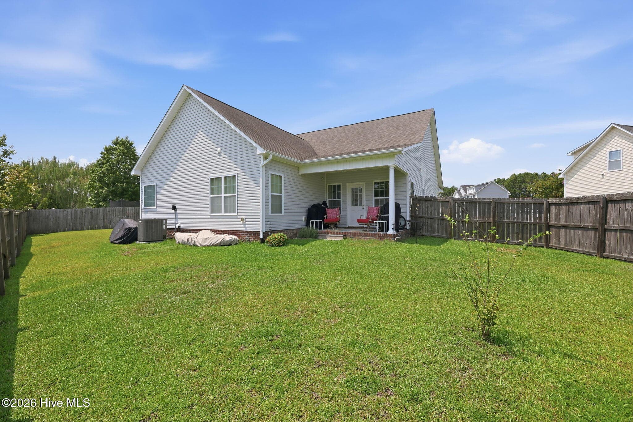 Single Family Residence at 504 Casting Net Way, Swansboro, NC 28584, photo 30 of 48